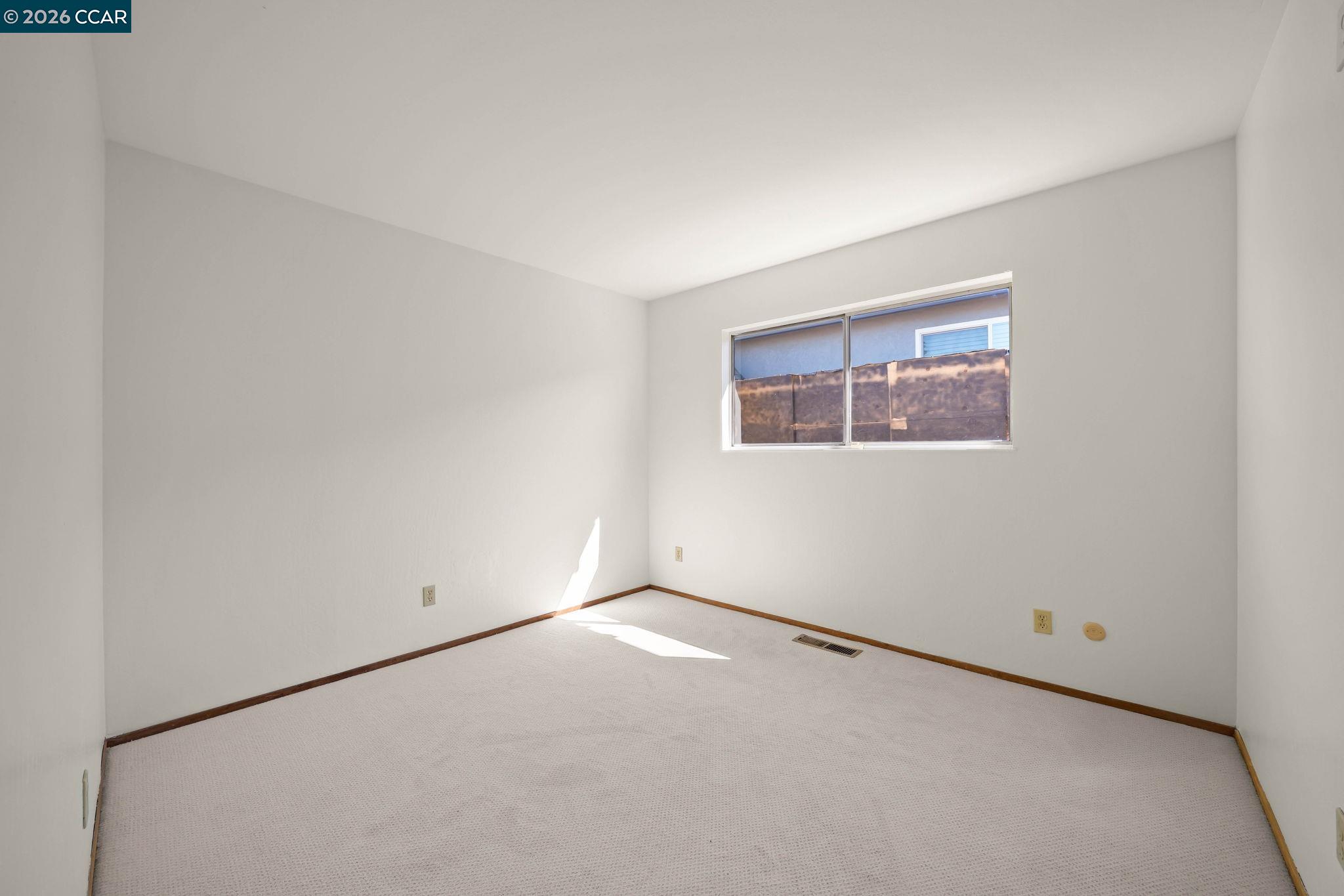 Detail Gallery Image 16 of 28 For 1125 Jensen Dr, Pittsburg,  CA 94565 - 3 Beds | 2 Baths