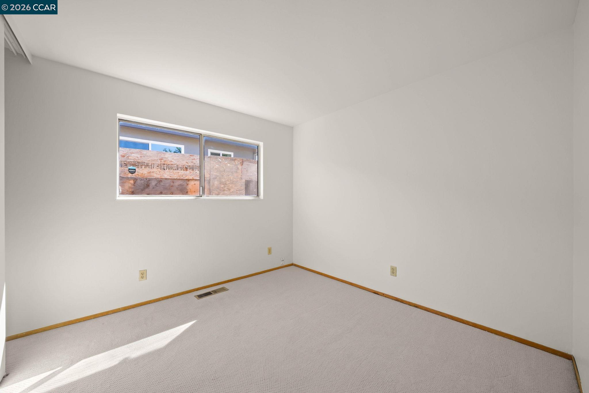 Detail Gallery Image 18 of 28 For 1125 Jensen Dr, Pittsburg,  CA 94565 - 3 Beds | 2 Baths