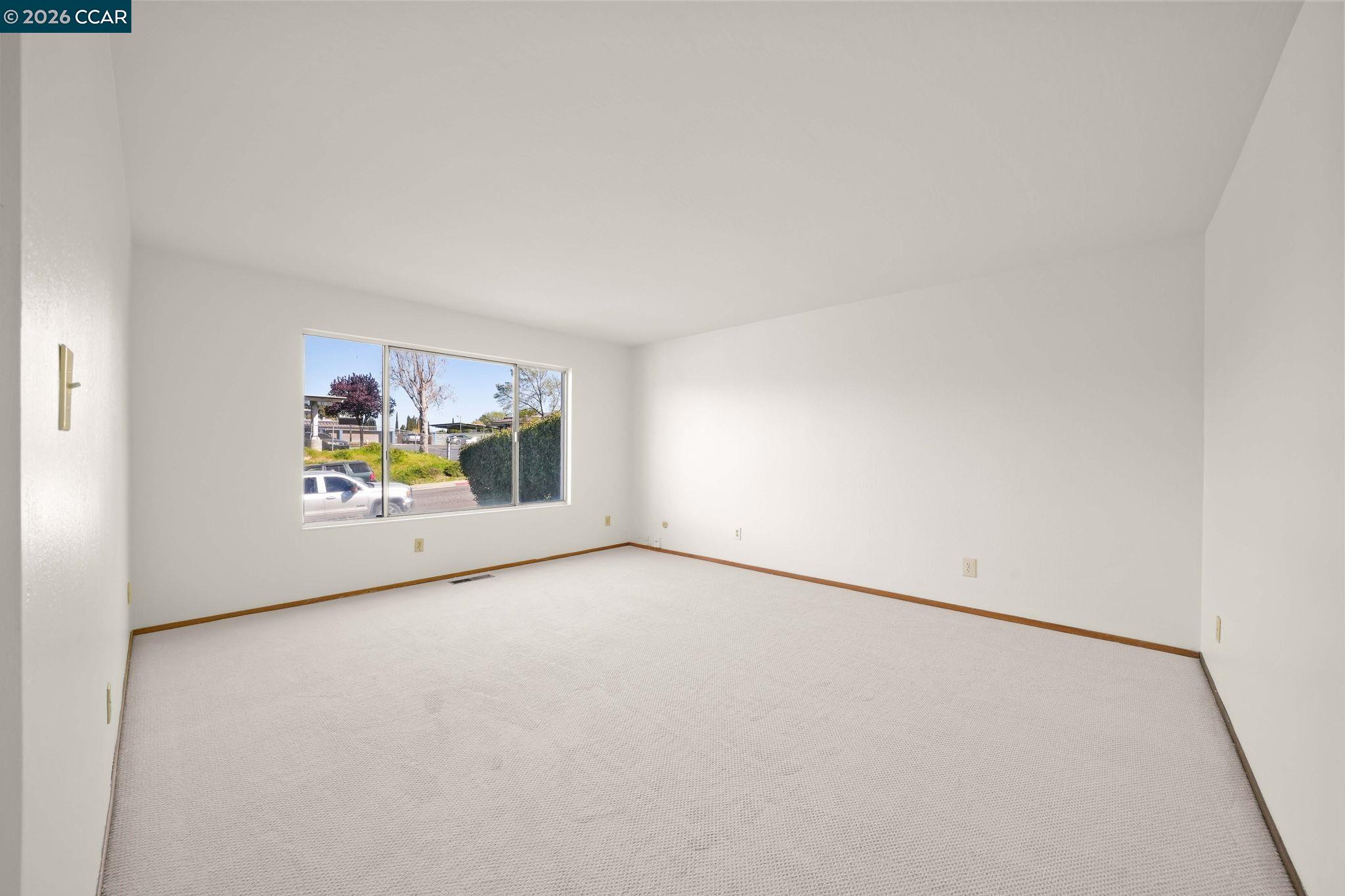 Detail Gallery Image 4 of 28 For 1125 Jensen Dr, Pittsburg,  CA 94565 - 3 Beds | 2 Baths