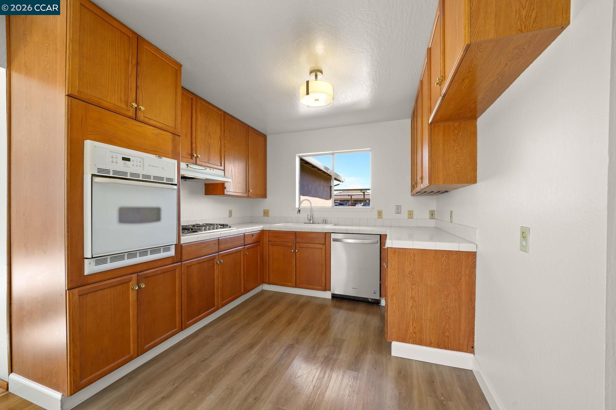 Detail Gallery Image 6 of 28 For 1125 Jensen Dr, Pittsburg,  CA 94565 - 3 Beds | 2 Baths