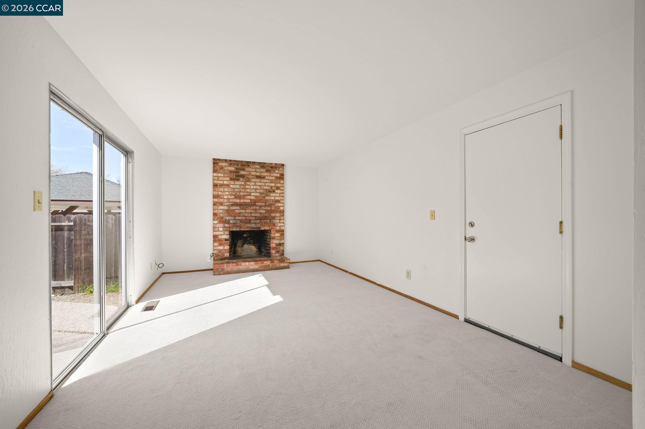 Detail Gallery Image 10 of 28 For 1125 Jensen Dr, Pittsburg,  CA 94565 - 3 Beds | 2 Baths