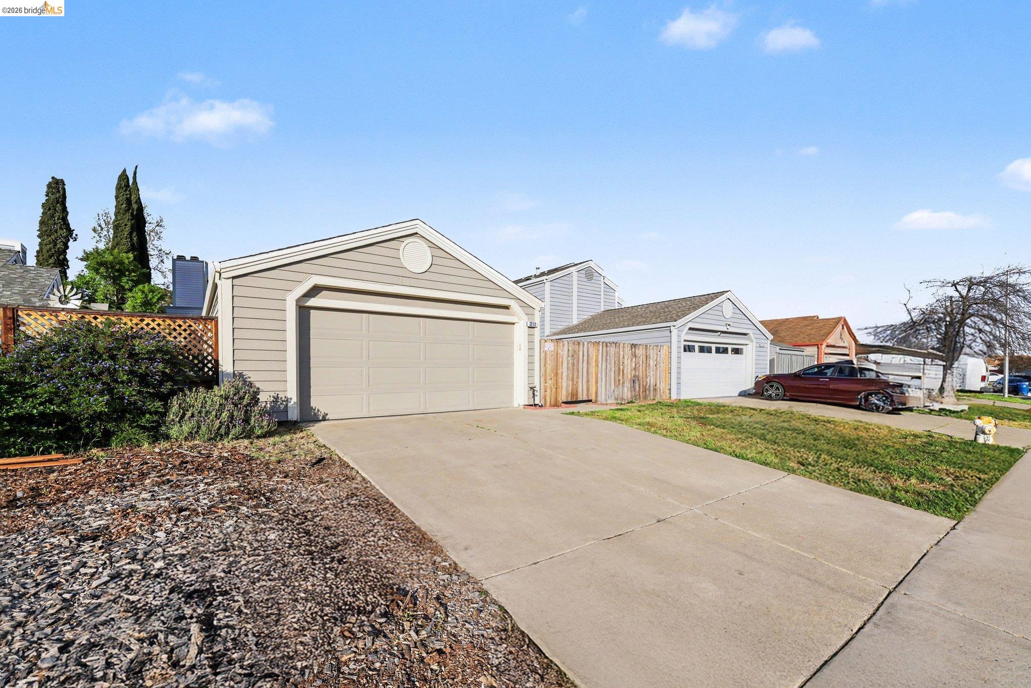 Detail Gallery Image 3 of 23 For 3513 Baywood Cir, Antioch,  CA 94531 - 2 Beds | 2 Baths