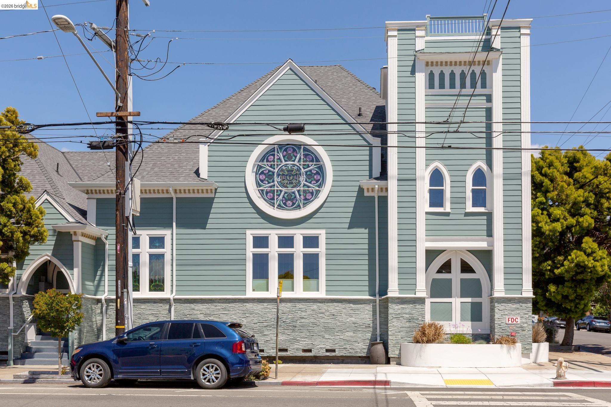 Detail Gallery Image 49 of 51 For 6300 Shattuck Ave #1,  Oakland,  CA 94609 - 3 Beds | 2 Baths