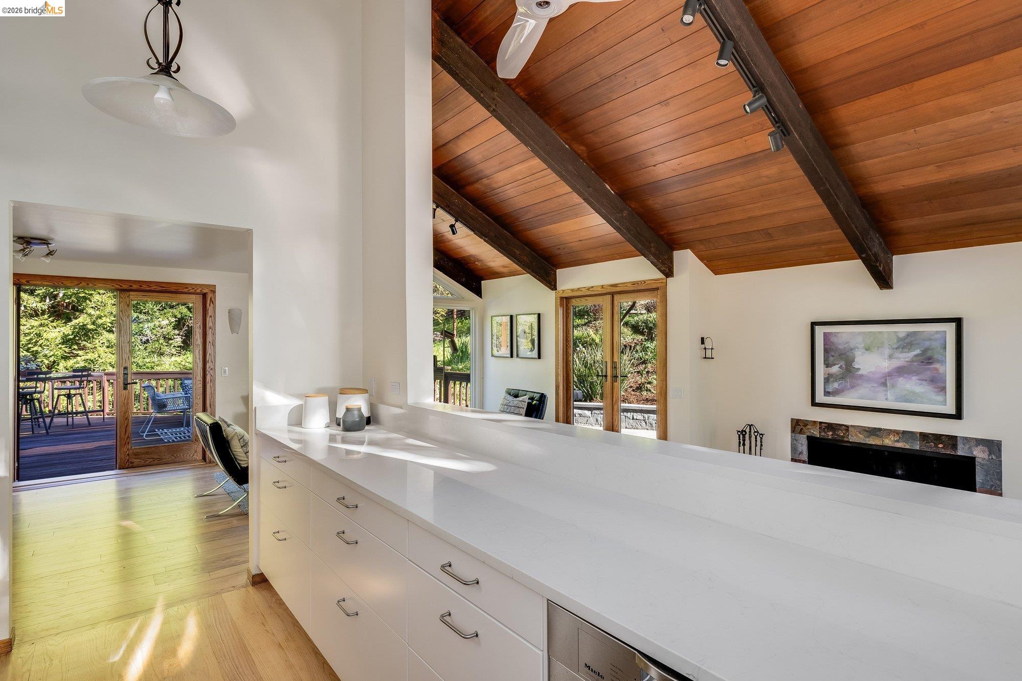 Detail Gallery Image 19 of 58 For 1179 Keith Ave, Berkeley,  CA 94708 - 6 Beds | 3 Baths