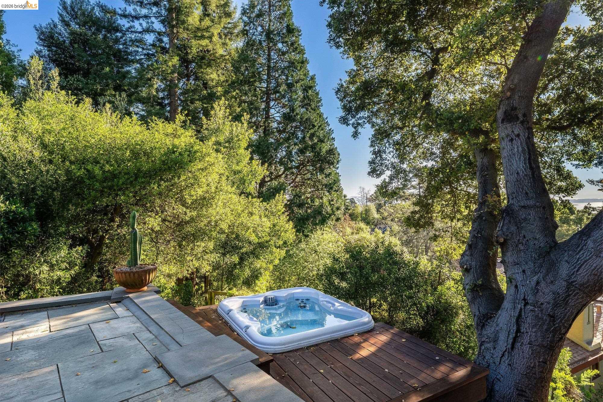 Detail Gallery Image 23 of 58 For 1179 Keith Ave, Berkeley,  CA 94708 - 6 Beds | 3 Baths