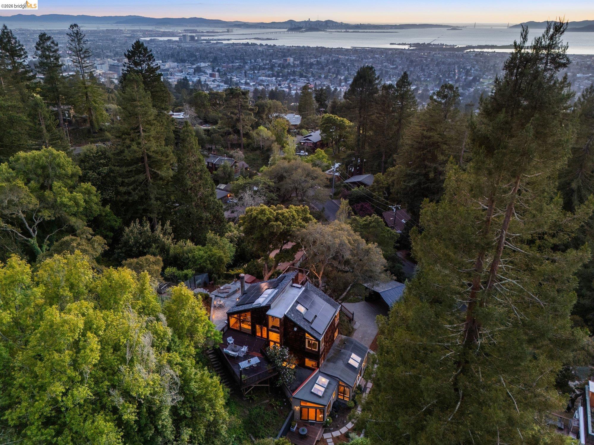 Detail Gallery Image 4 of 58 For 1179 Keith Ave, Berkeley,  CA 94708 - 6 Beds | 3 Baths