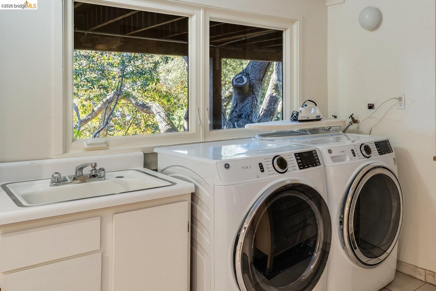 Detail Gallery Image 36 of 58 For 1179 Keith Ave, Berkeley,  CA 94708 - 6 Beds | 3 Baths