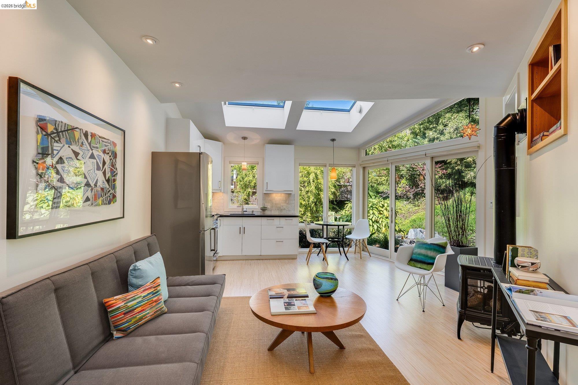 Detail Gallery Image 39 of 58 For 1179 Keith Ave, Berkeley,  CA 94708 - 6 Beds | 3 Baths