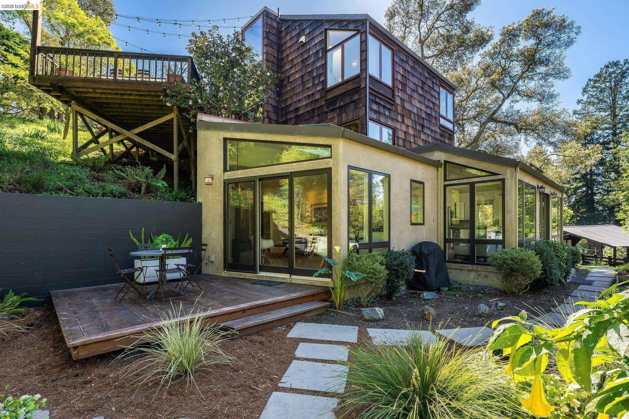 Detail Gallery Image 42 of 58 For 1179 Keith Ave, Berkeley,  CA 94708 - 6 Beds | 3 Baths