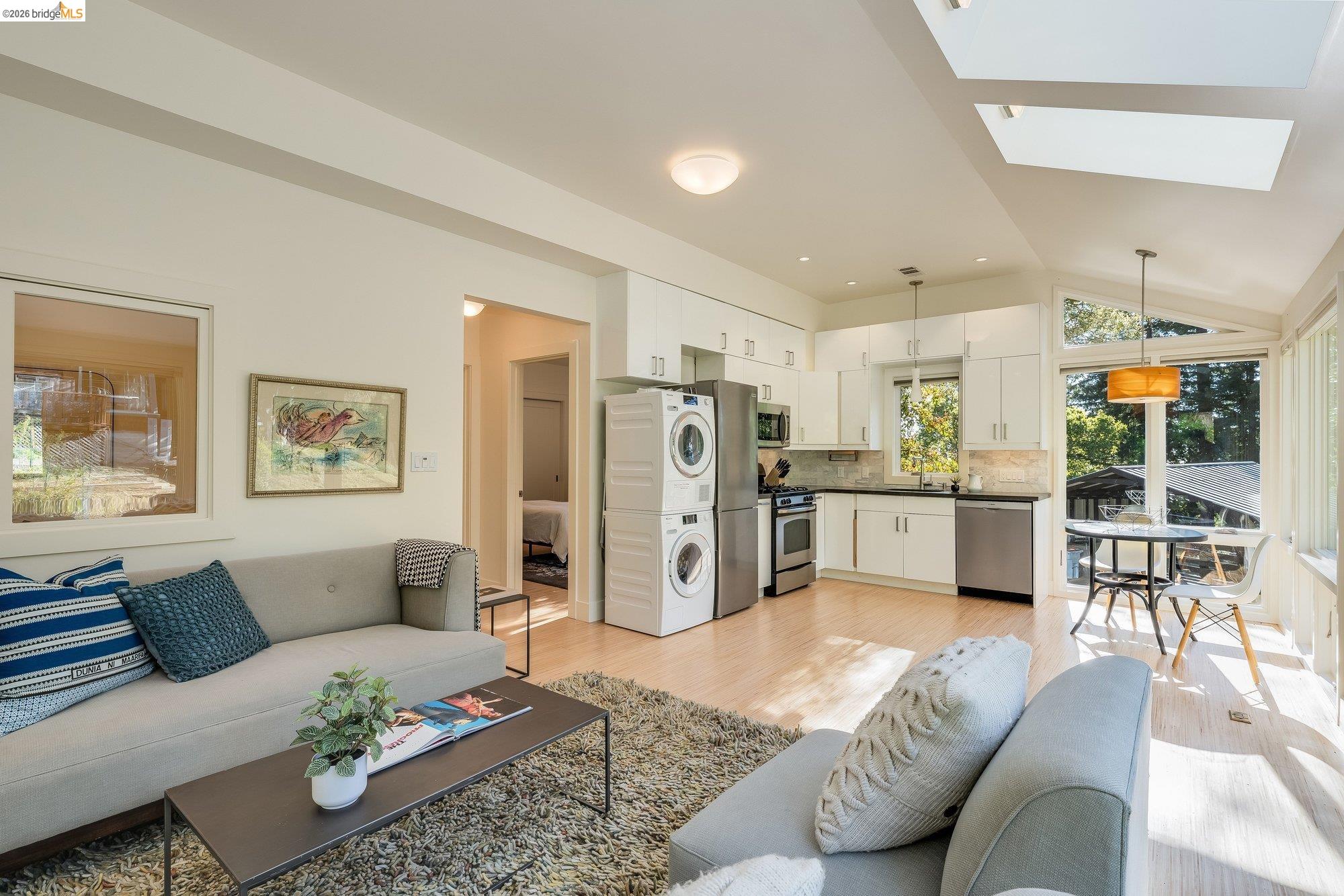 Detail Gallery Image 46 of 58 For 1179 Keith Ave, Berkeley,  CA 94708 - 6 Beds | 3 Baths