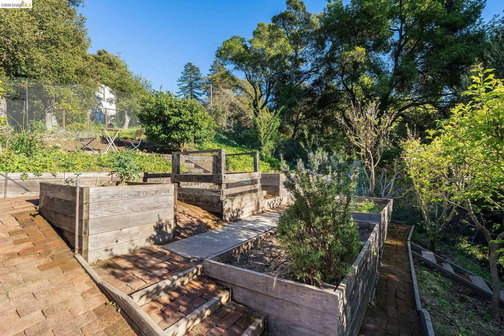 Detail Gallery Image 51 of 58 For 1179 Keith Ave, Berkeley,  CA 94708 - 6 Beds | 3 Baths