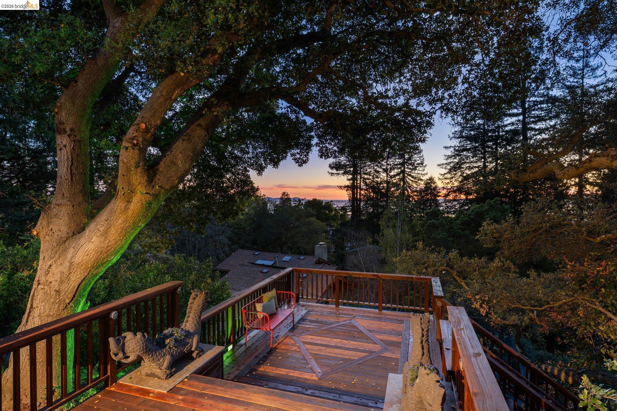 Detail Gallery Image 7 of 58 For 1179 Keith Ave, Berkeley,  CA 94708 - 6 Beds | 3 Baths