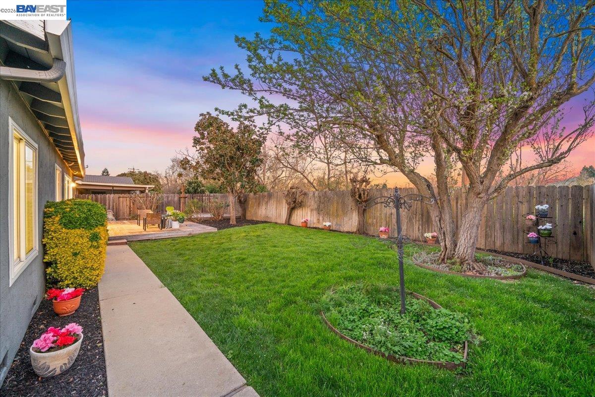 Detail Gallery Image 47 of 58 For 3647 Ashwood Dr, Pleasanton,  CA 94588 - 3 Beds | 2 Baths