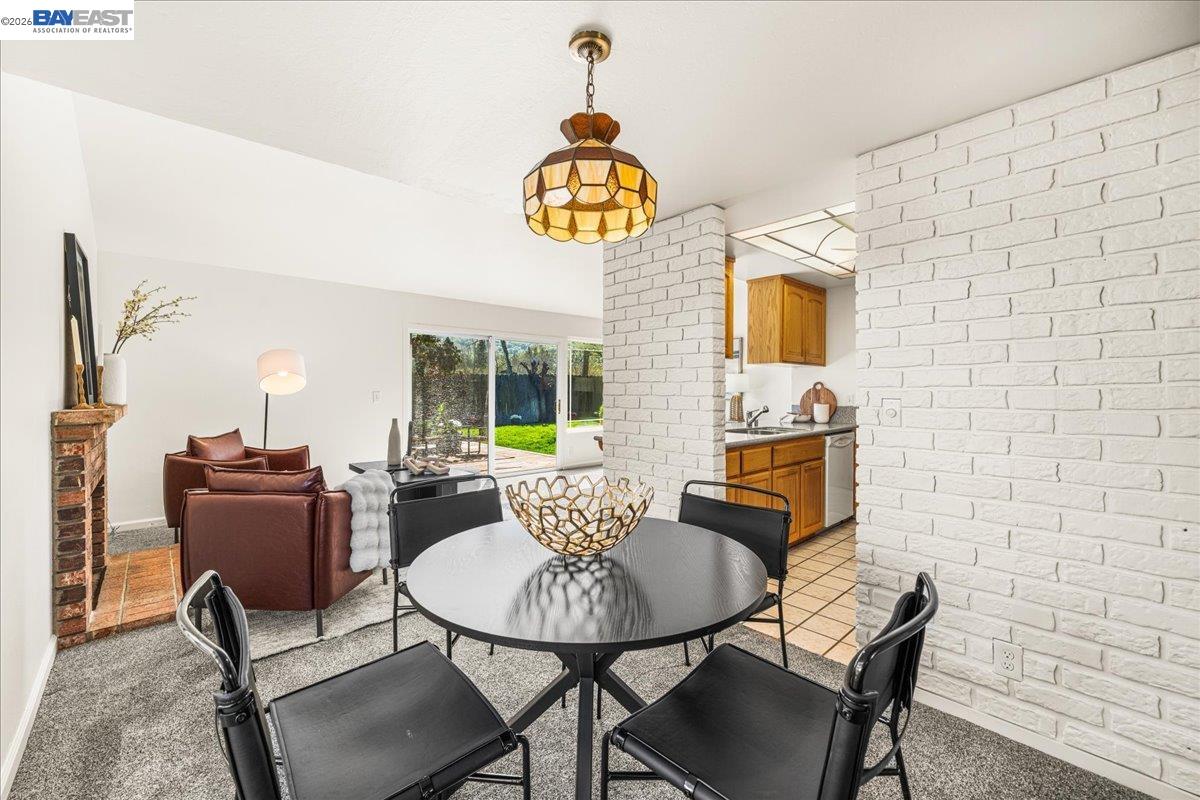 Detail Gallery Image 9 of 58 For 3647 Ashwood Dr, Pleasanton,  CA 94588 - 3 Beds | 2 Baths