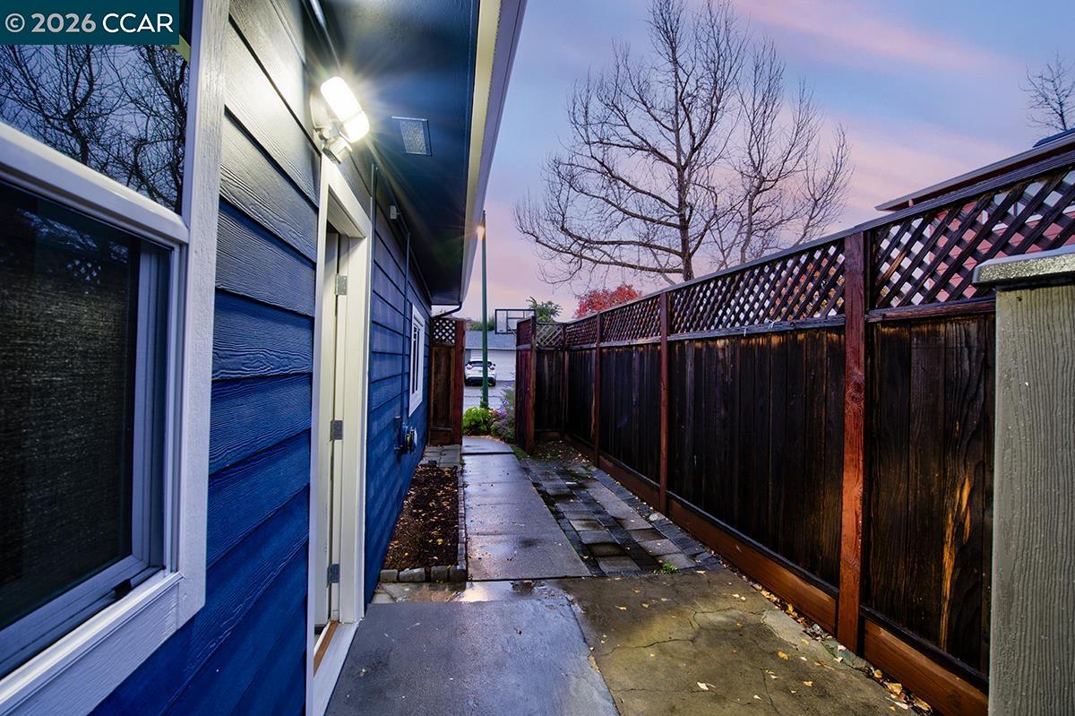 Detail Gallery Image 21 of 28 For 1351 Eastshore Drive, Alameda,  CA 94501 - 0 Beds | 1 Baths