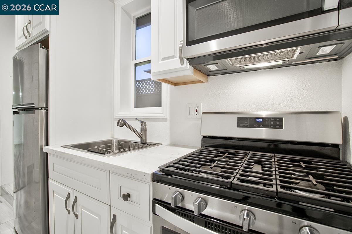 Detail Gallery Image 4 of 28 For 1351 Eastshore Drive, Alameda,  CA 94501 - 0 Beds | 1 Baths