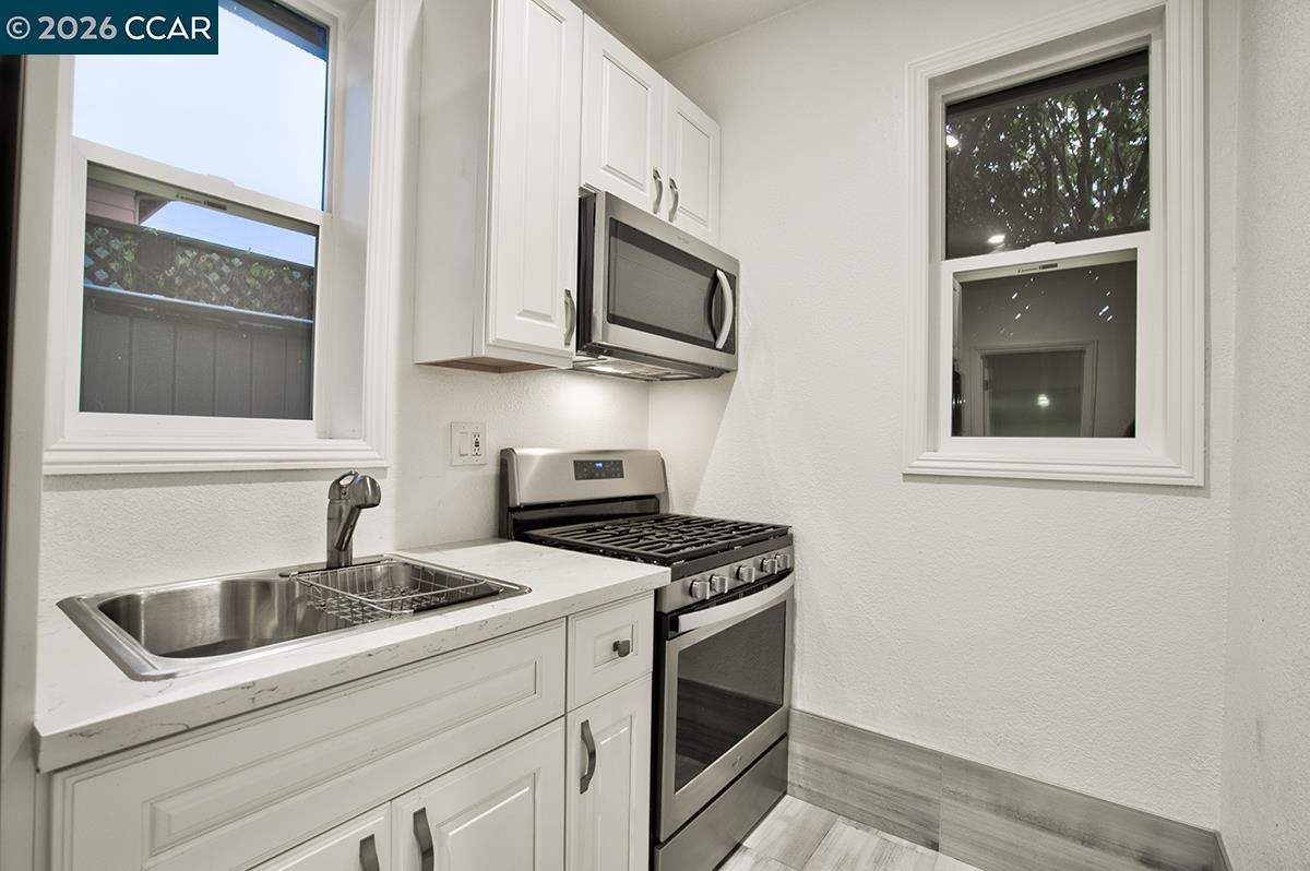 Detail Gallery Image 5 of 28 For 1351 Eastshore Drive, Alameda,  CA 94501 - 0 Beds | 1 Baths