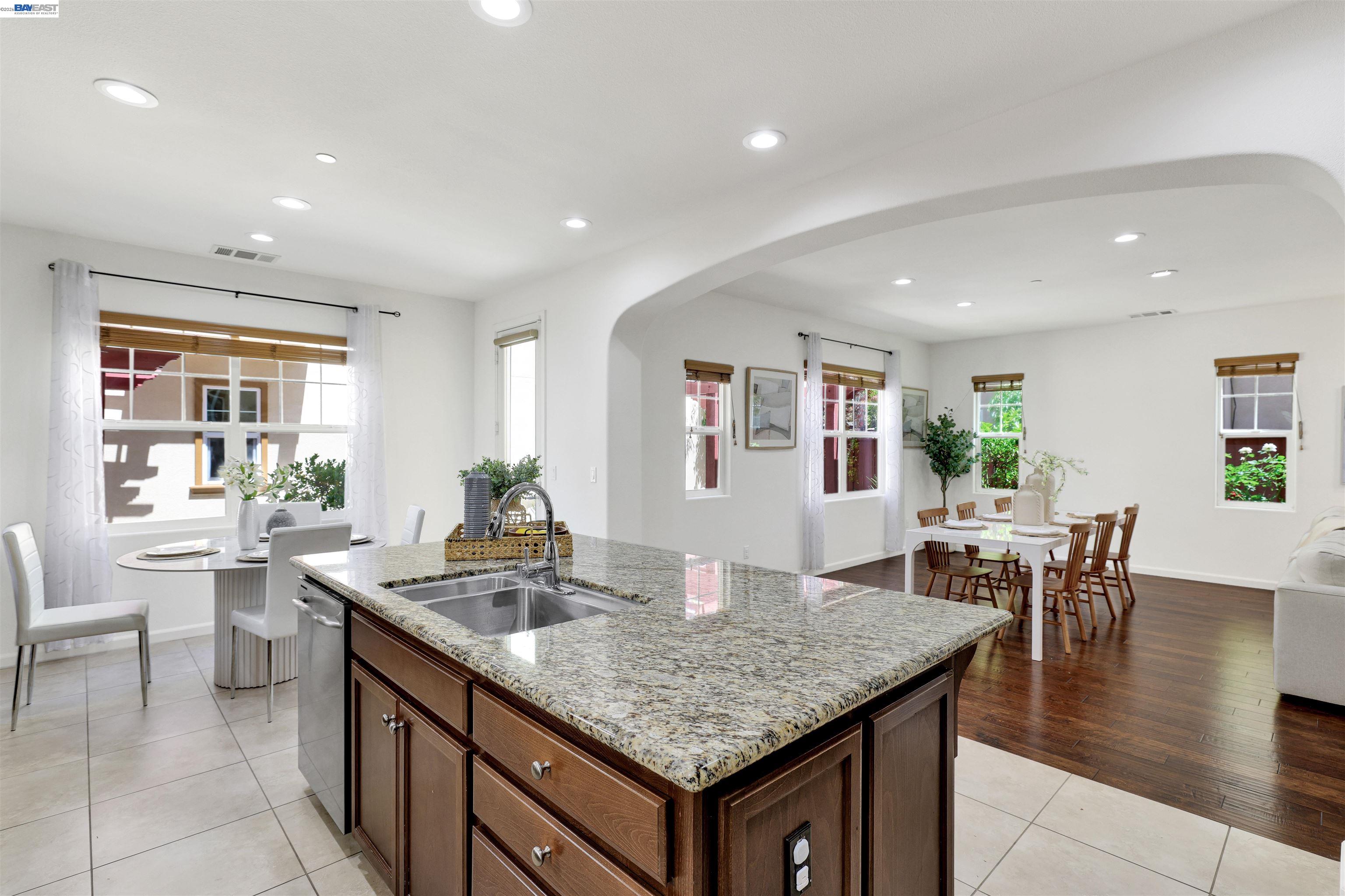 Detail Gallery Image 18 of 56 For 193 Lucy Ln, San Ramon,  CA 94582 - 3 Beds | 3 Baths