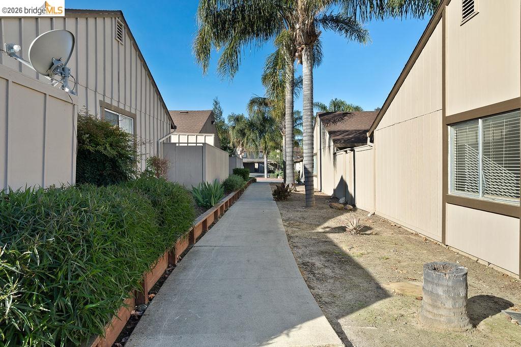 Detail Gallery Image 11 of 14 For 2500 Florida Ln, Antioch,  CA 94509 - 2 Beds | 1 Baths