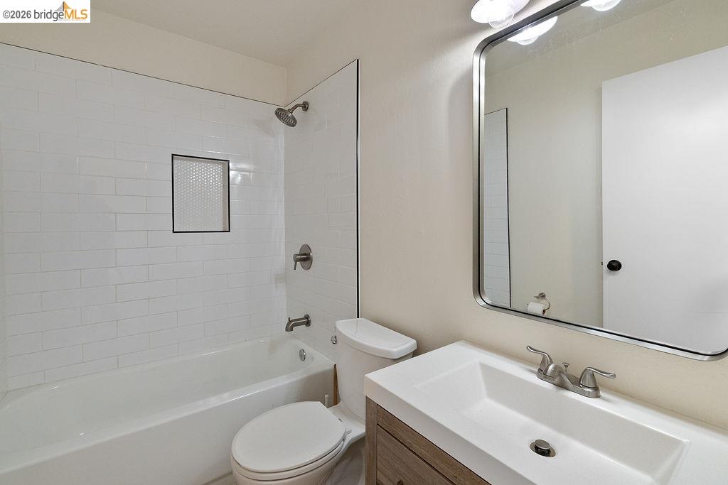 Detail Gallery Image 4 of 14 For 2500 Florida Ln, Antioch,  CA 94509 - 2 Beds | 1 Baths