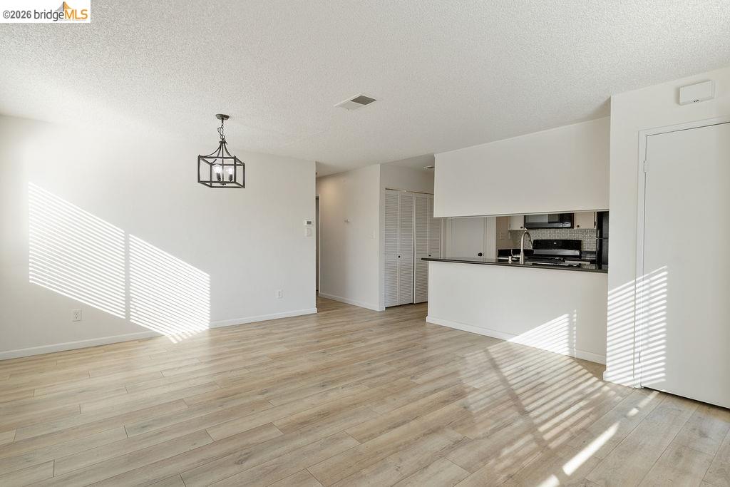 Detail Gallery Image 7 of 14 For 2500 Florida Ln, Antioch,  CA 94509 - 2 Beds | 1 Baths