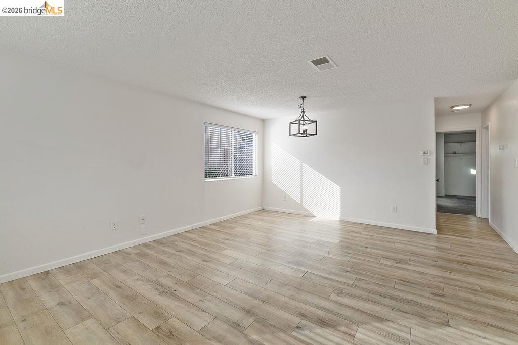 Detail Gallery Image 8 of 14 For 2500 Florida Ln, Antioch,  CA 94509 - 2 Beds | 1 Baths