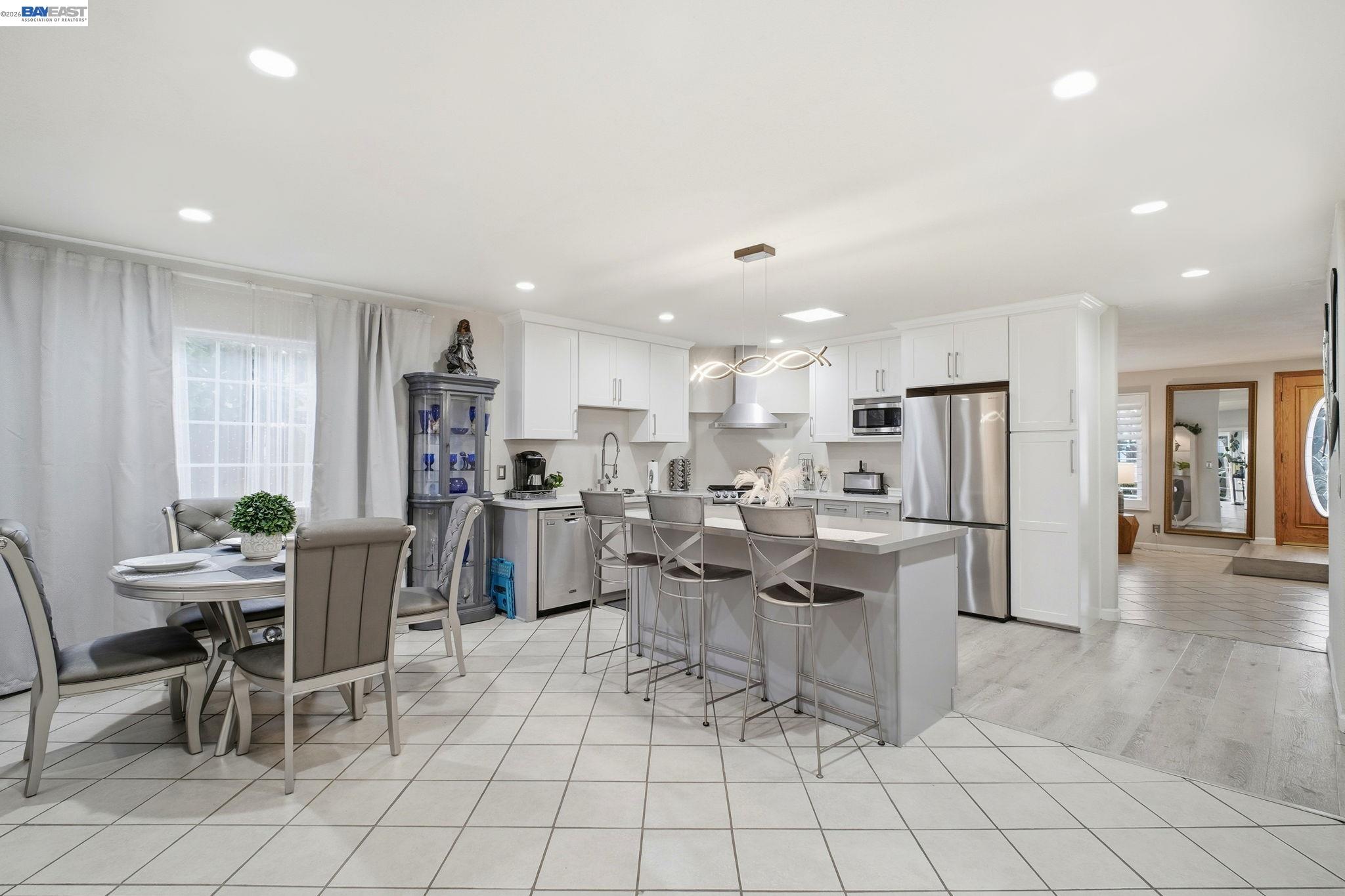 Detail Gallery Image 12 of 26 For 3020 San Andreas Dr, Union City,  CA 94587 - 3 Beds | 2 Baths