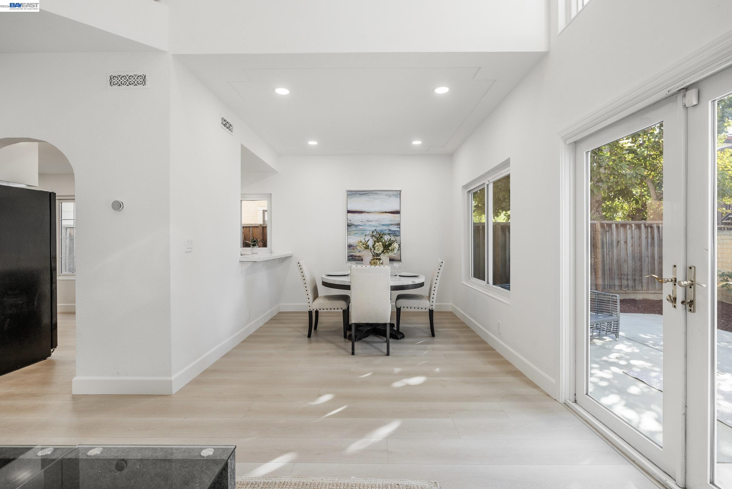 Detail Gallery Image 11 of 30 For 4900 Creekwood Dr, Fremont,  CA 94555 - 3 Beds | 2/1 Baths