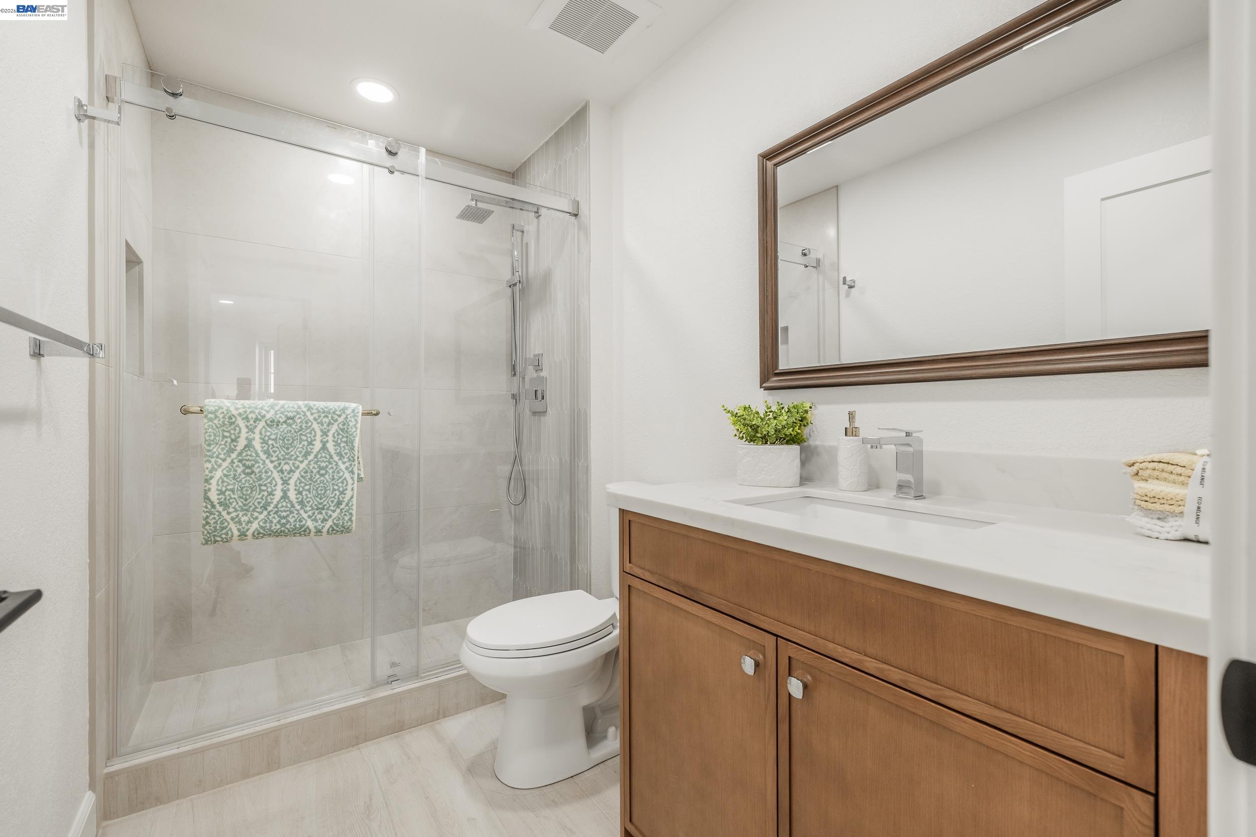 Detail Gallery Image 13 of 30 For 4900 Creekwood Dr, Fremont,  CA 94555 - 3 Beds | 2/1 Baths