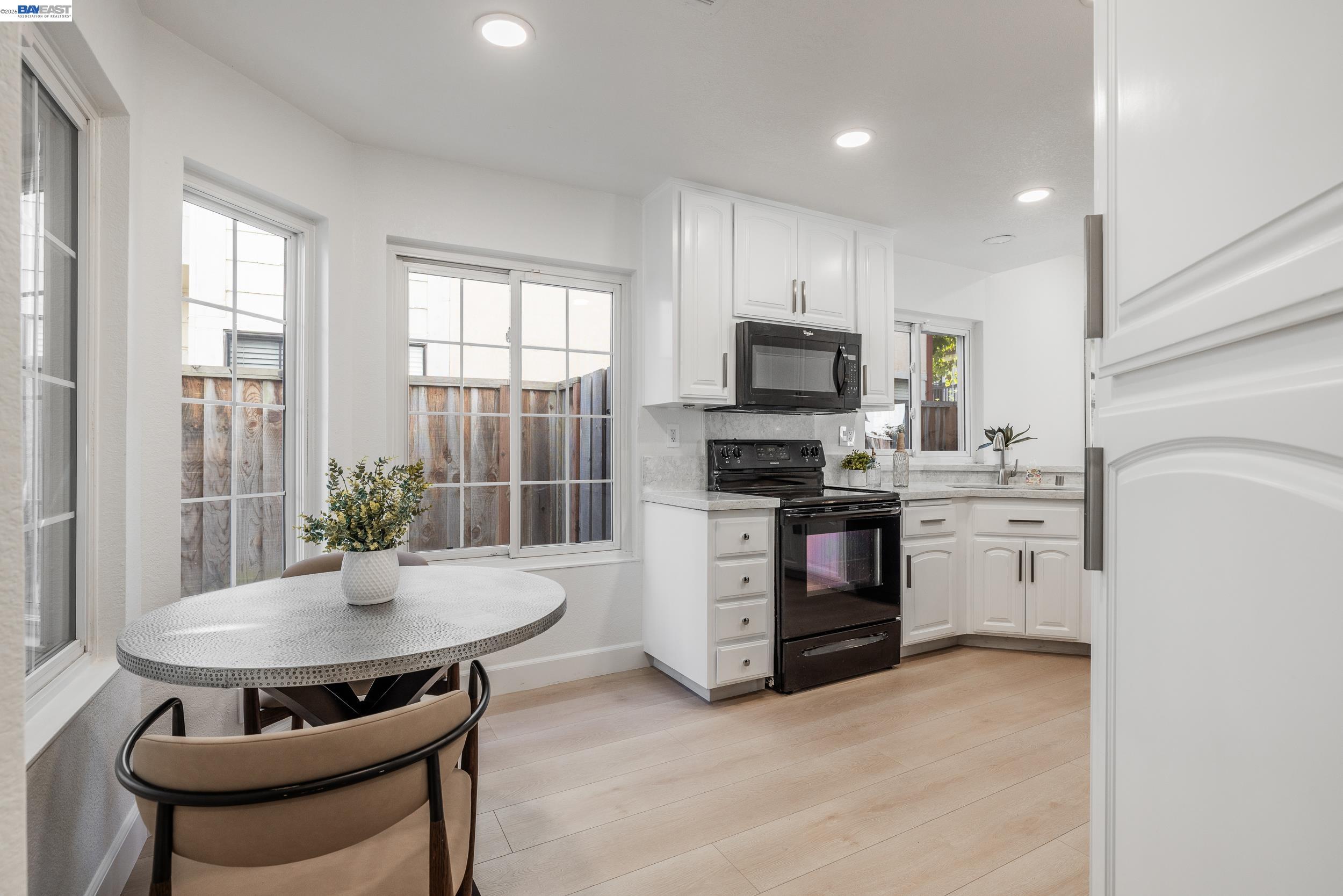 Detail Gallery Image 17 of 30 For 4900 Creekwood Dr, Fremont,  CA 94555 - 3 Beds | 2/1 Baths