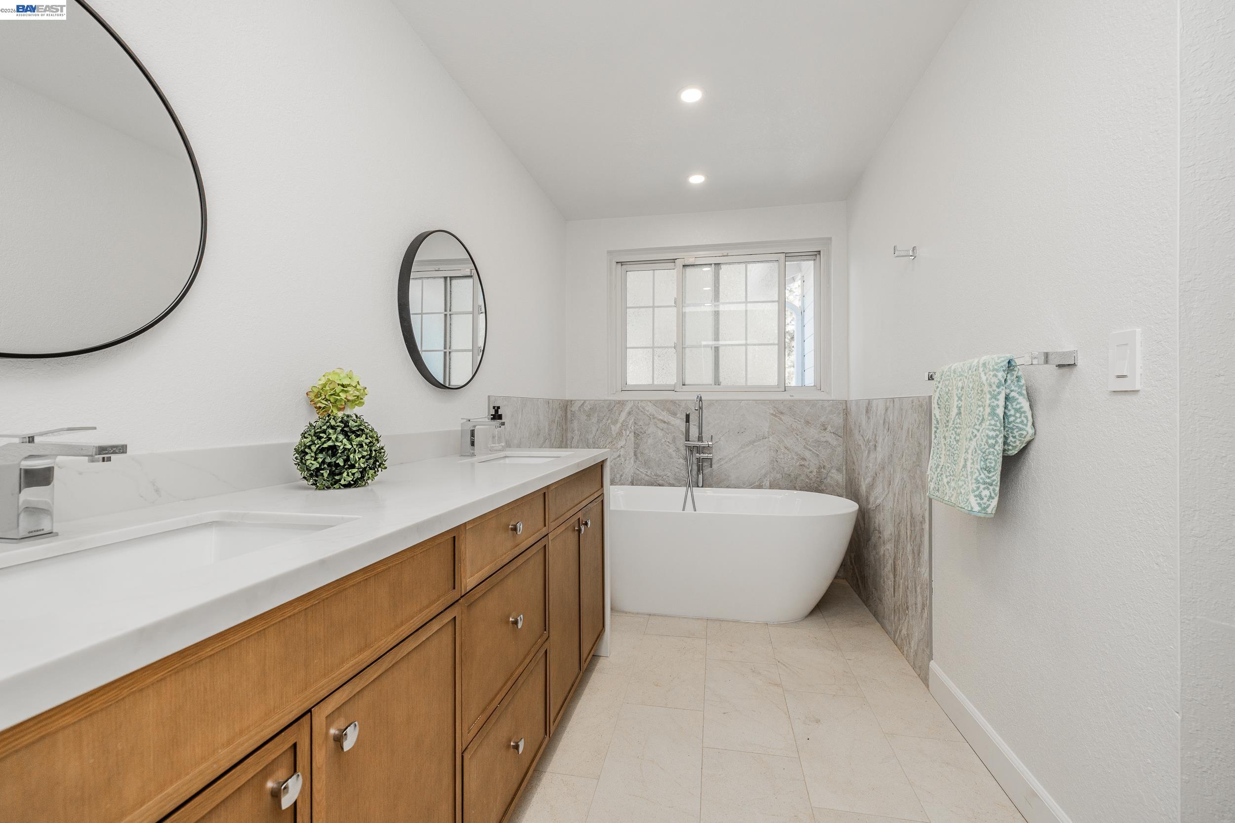 Detail Gallery Image 20 of 30 For 4900 Creekwood Dr, Fremont,  CA 94555 - 3 Beds | 2/1 Baths