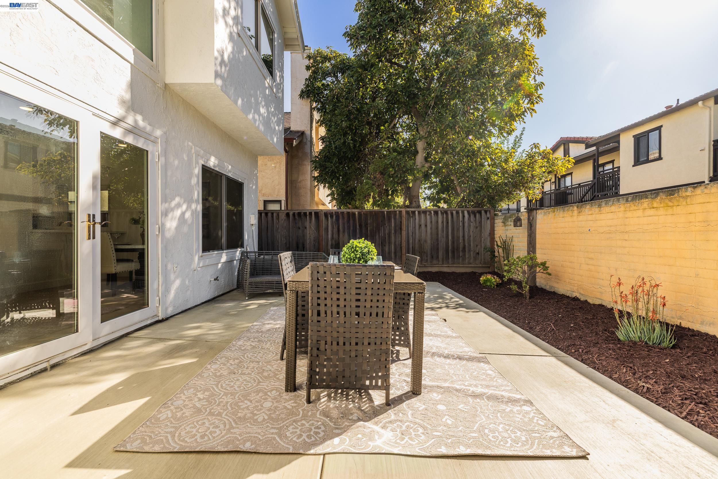 Detail Gallery Image 24 of 30 For 4900 Creekwood Dr, Fremont,  CA 94555 - 3 Beds | 2/1 Baths