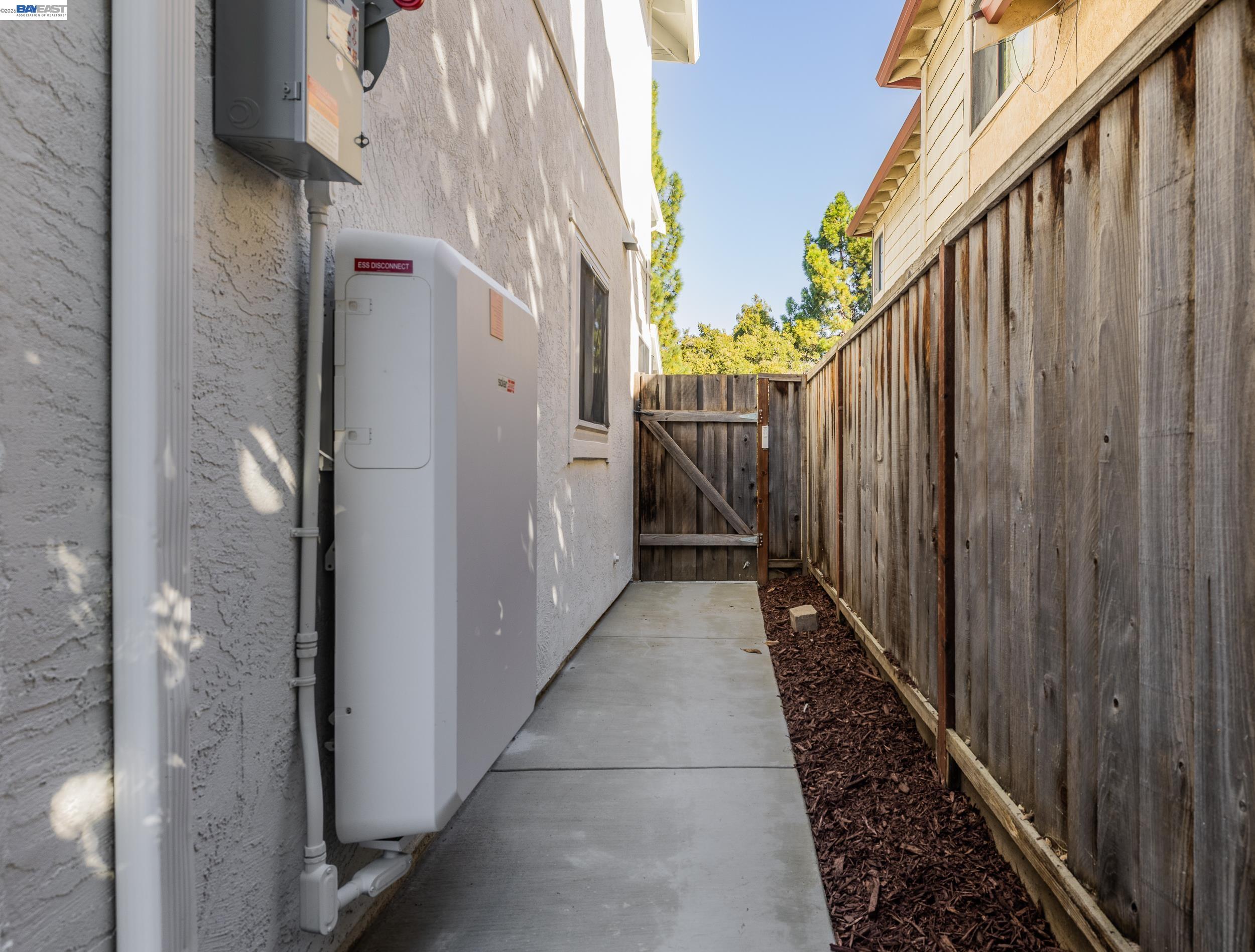 Detail Gallery Image 26 of 30 For 4900 Creekwood Dr, Fremont,  CA 94555 - 3 Beds | 2/1 Baths