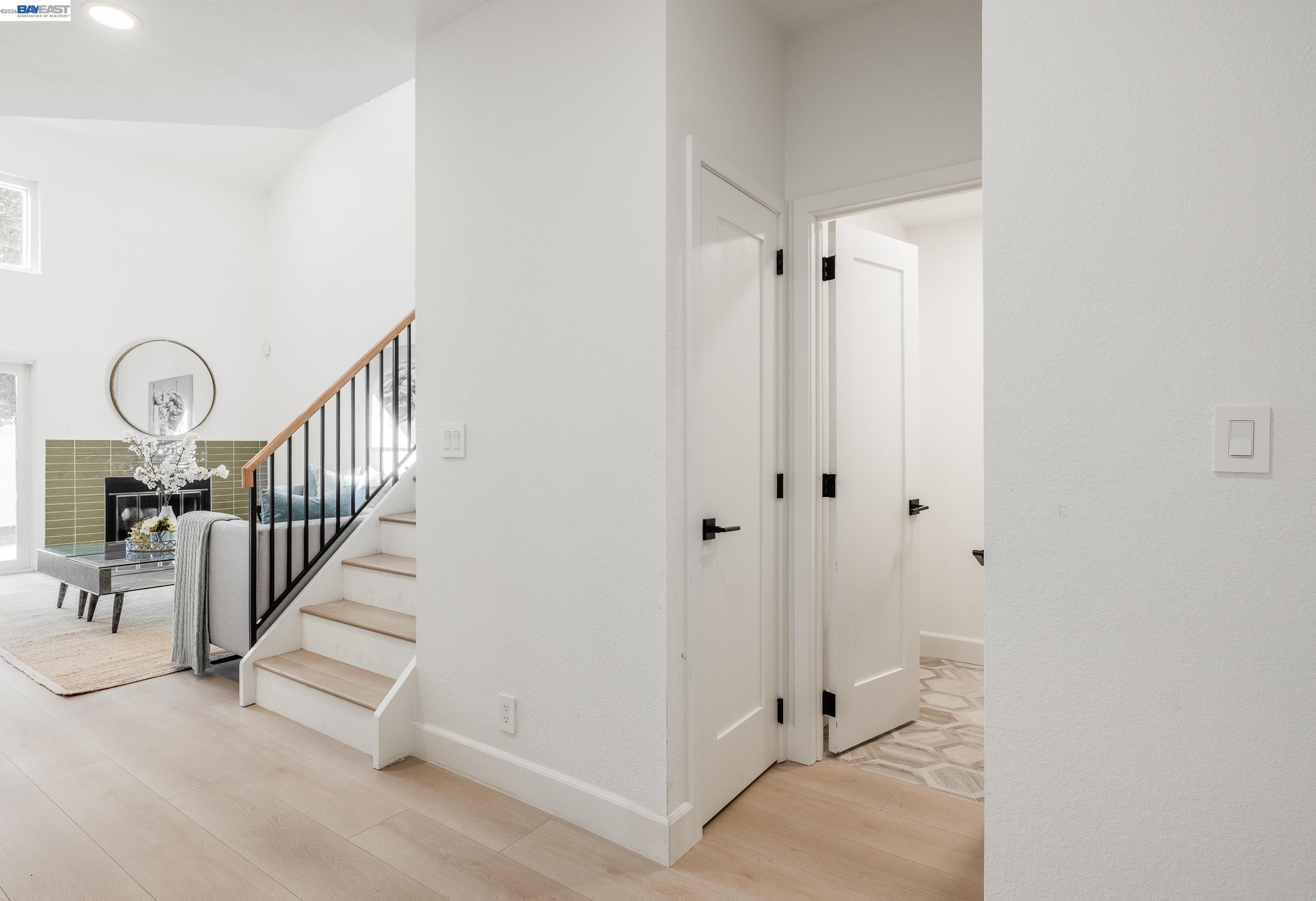 Detail Gallery Image 4 of 30 For 4900 Creekwood Dr, Fremont,  CA 94555 - 3 Beds | 2/1 Baths