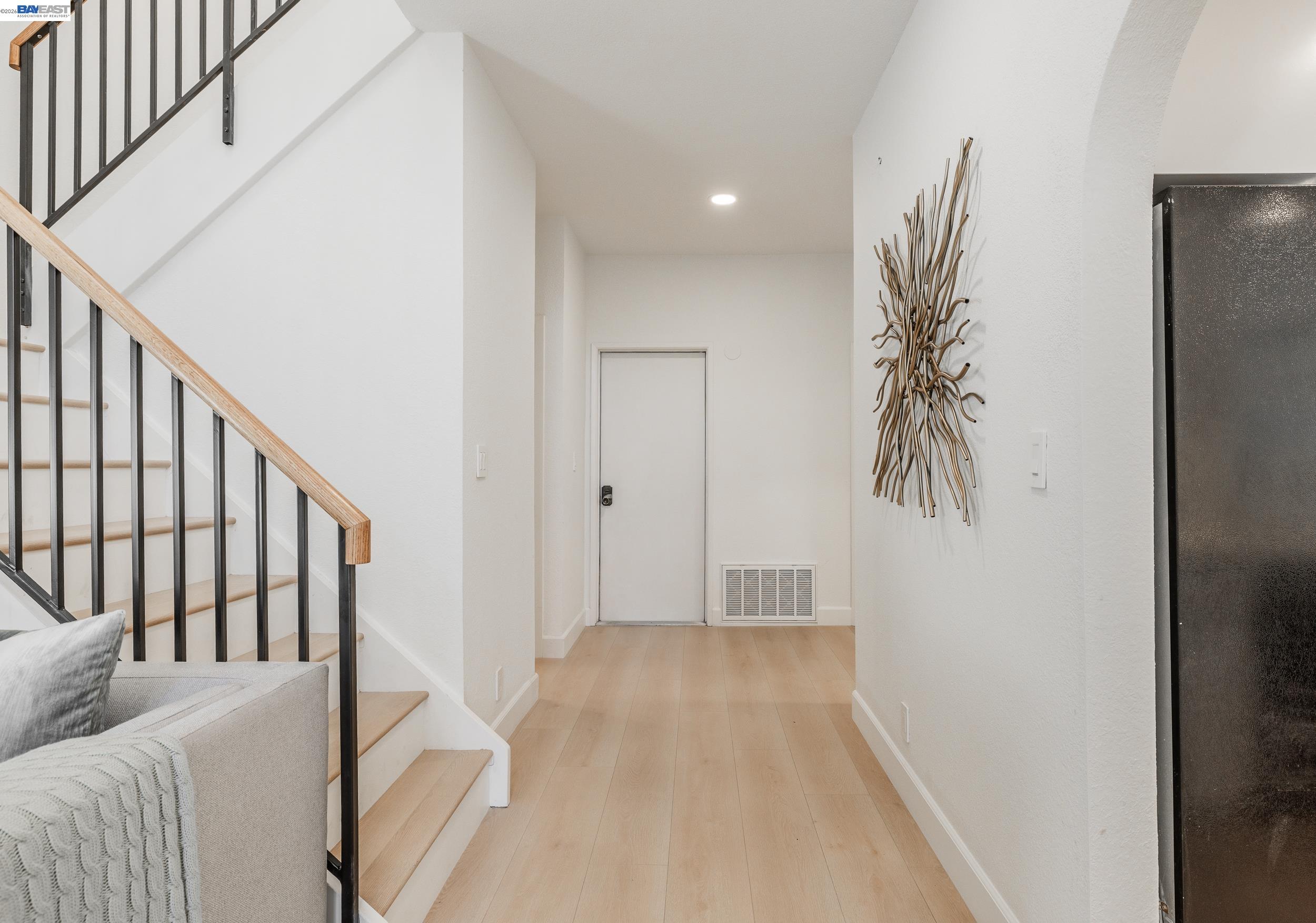 Detail Gallery Image 9 of 30 For 4900 Creekwood Dr, Fremont,  CA 94555 - 3 Beds | 2/1 Baths