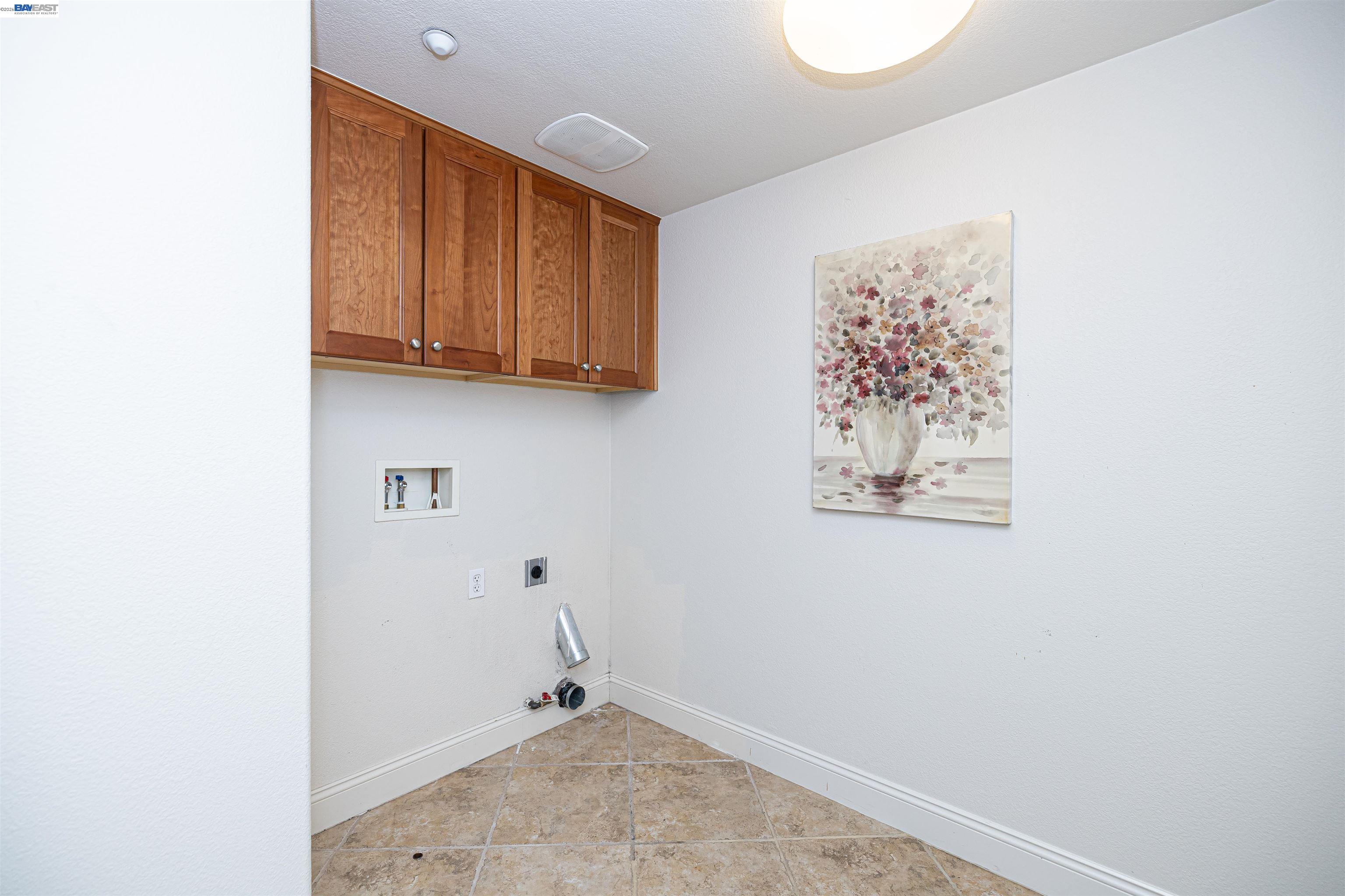 Detail Gallery Image 18 of 32 For 3489 Capoterra Way, Dublin,  CA 94568 - 2 Beds | 2/1 Baths