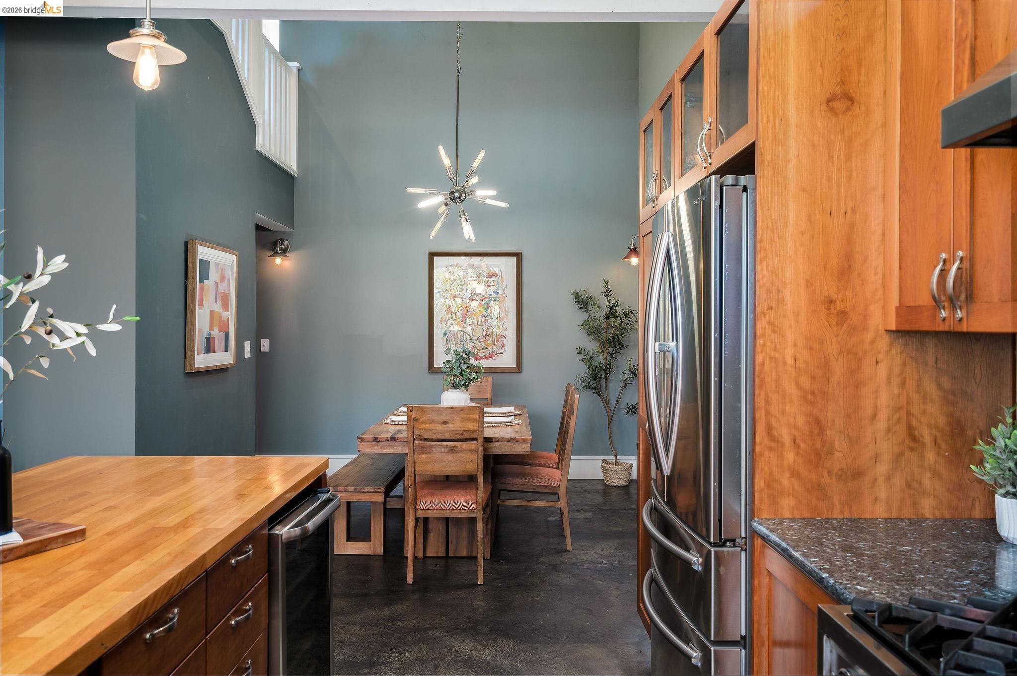 Detail Gallery Image 13 of 50 For 1526 32nd St, Oakland,  CA 94608 - 3 Beds | 2/1 Baths