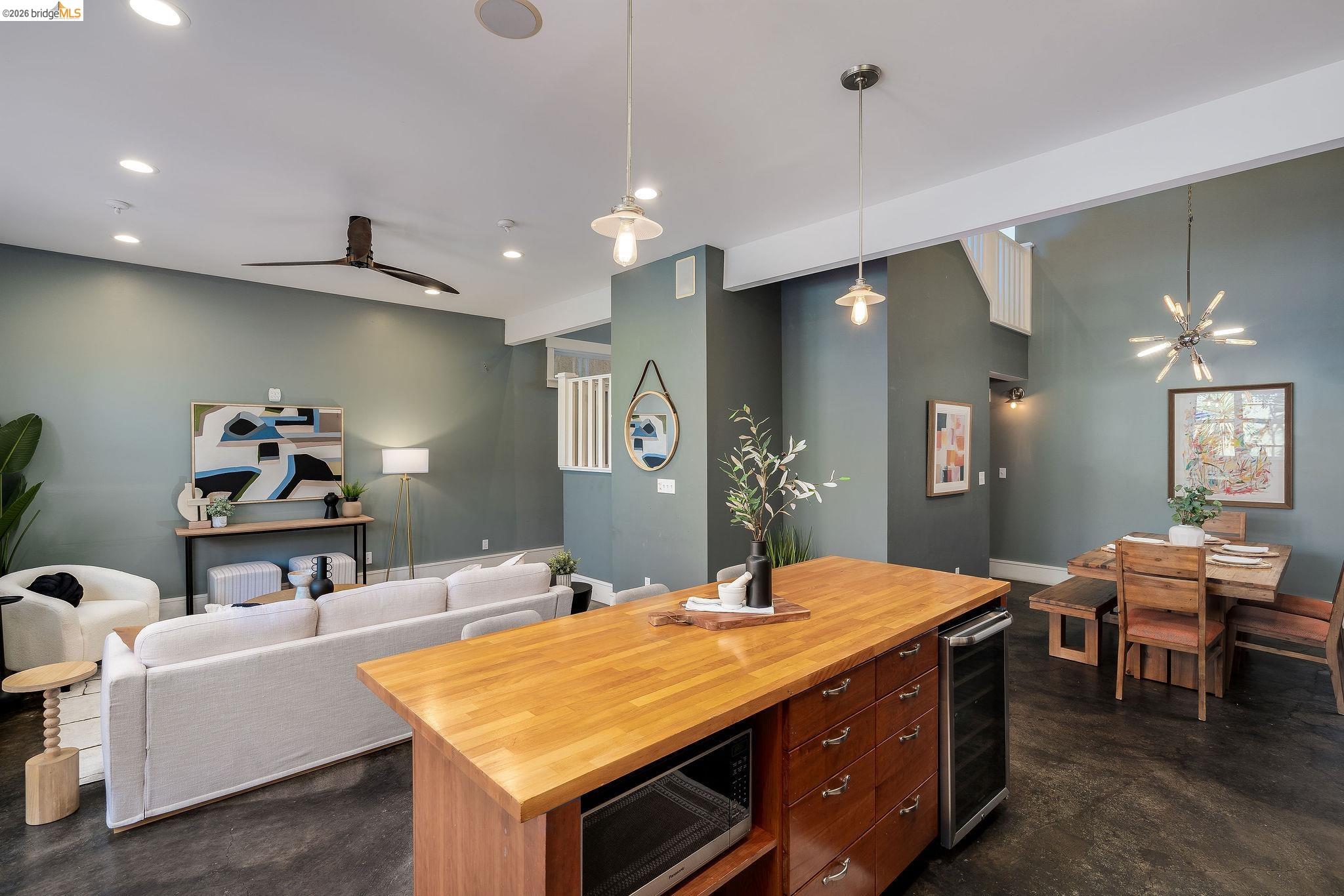 Detail Gallery Image 14 of 50 For 1526 32nd St, Oakland,  CA 94608 - 3 Beds | 2/1 Baths