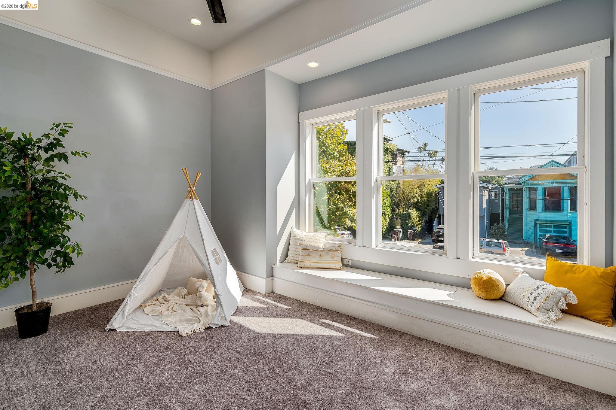 Detail Gallery Image 22 of 50 For 1526 32nd St, Oakland,  CA 94608 - 3 Beds | 2/1 Baths