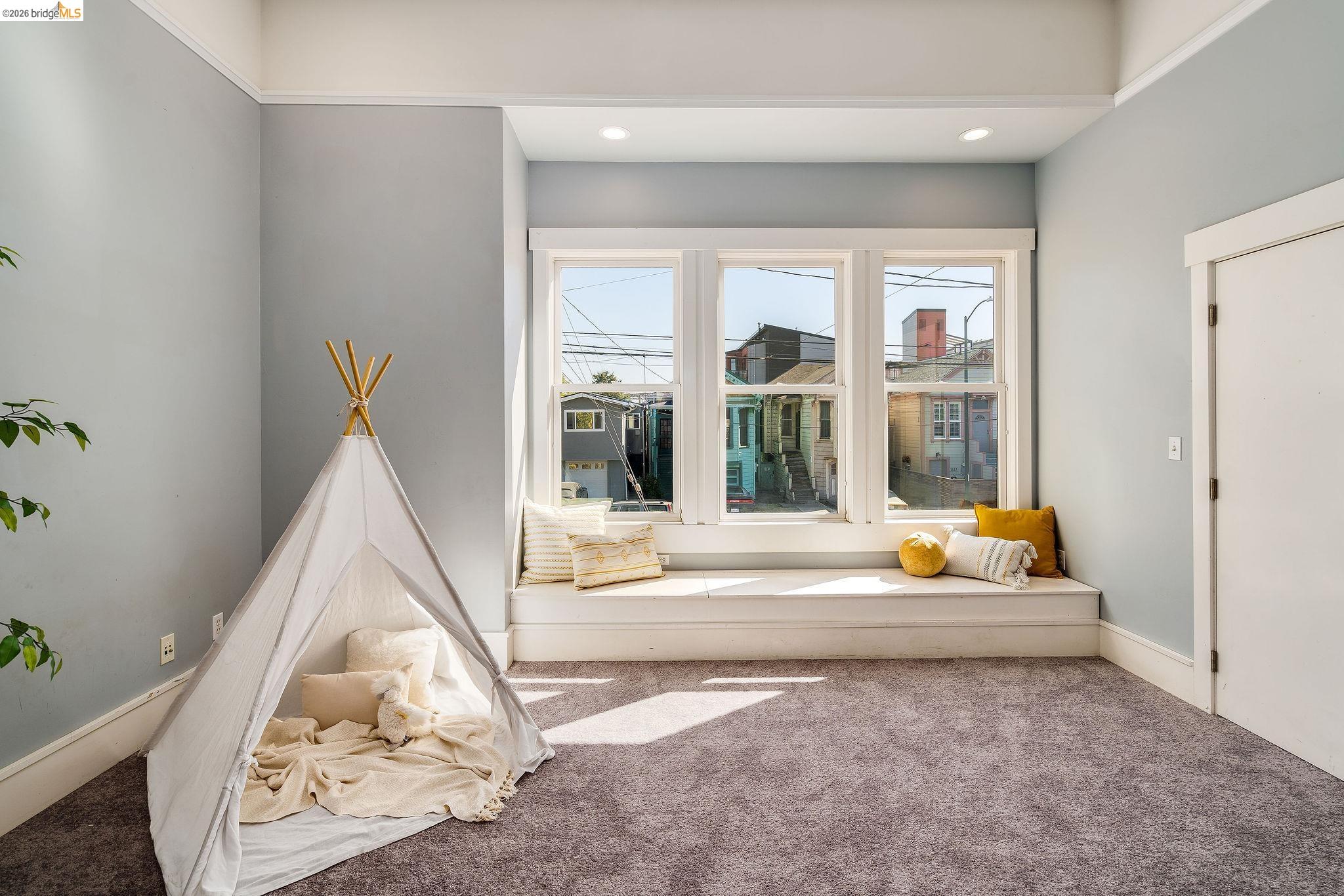 Detail Gallery Image 23 of 50 For 1526 32nd St, Oakland,  CA 94608 - 3 Beds | 2/1 Baths