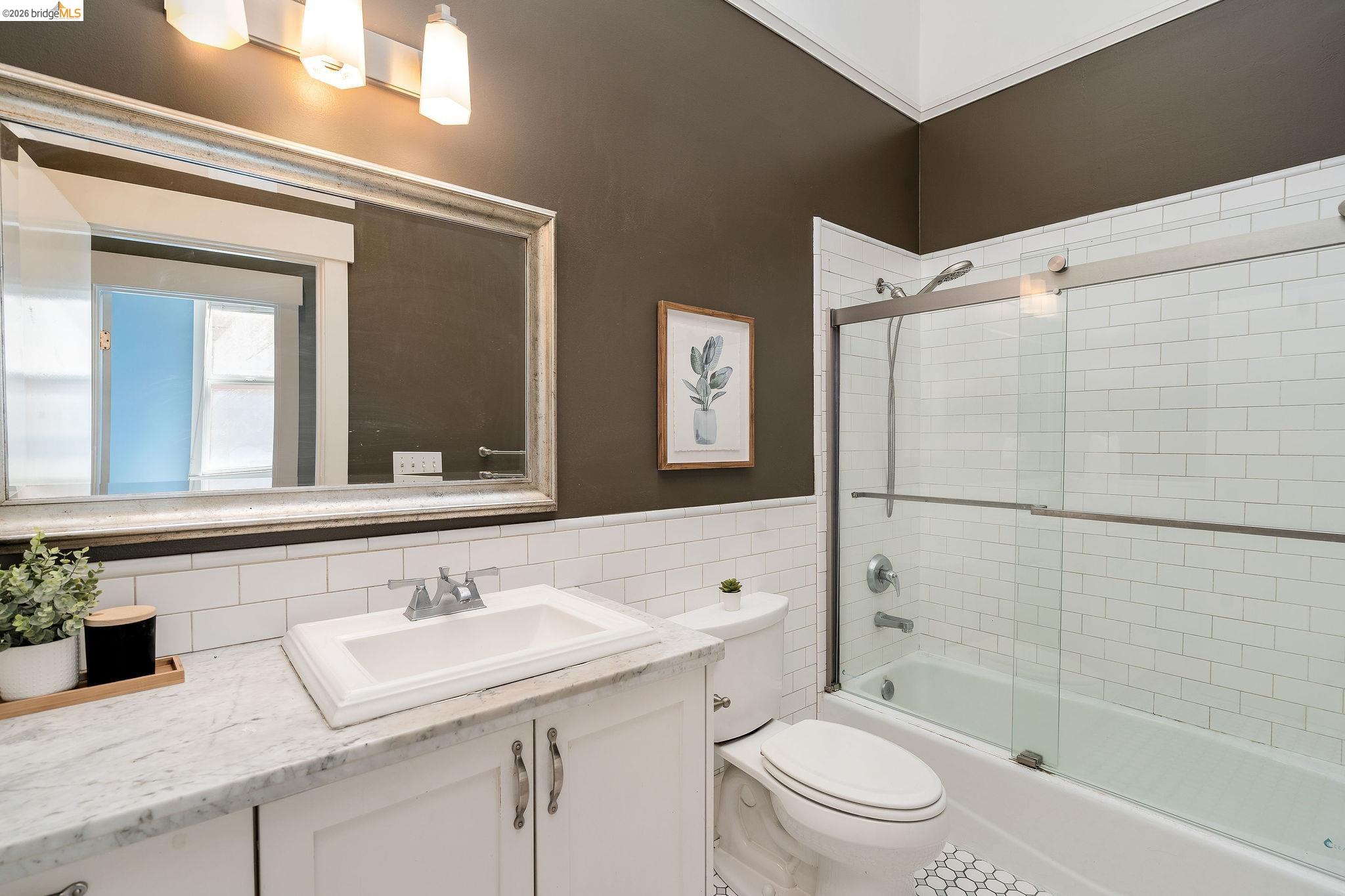 Detail Gallery Image 24 of 50 For 1526 32nd St, Oakland,  CA 94608 - 3 Beds | 2/1 Baths