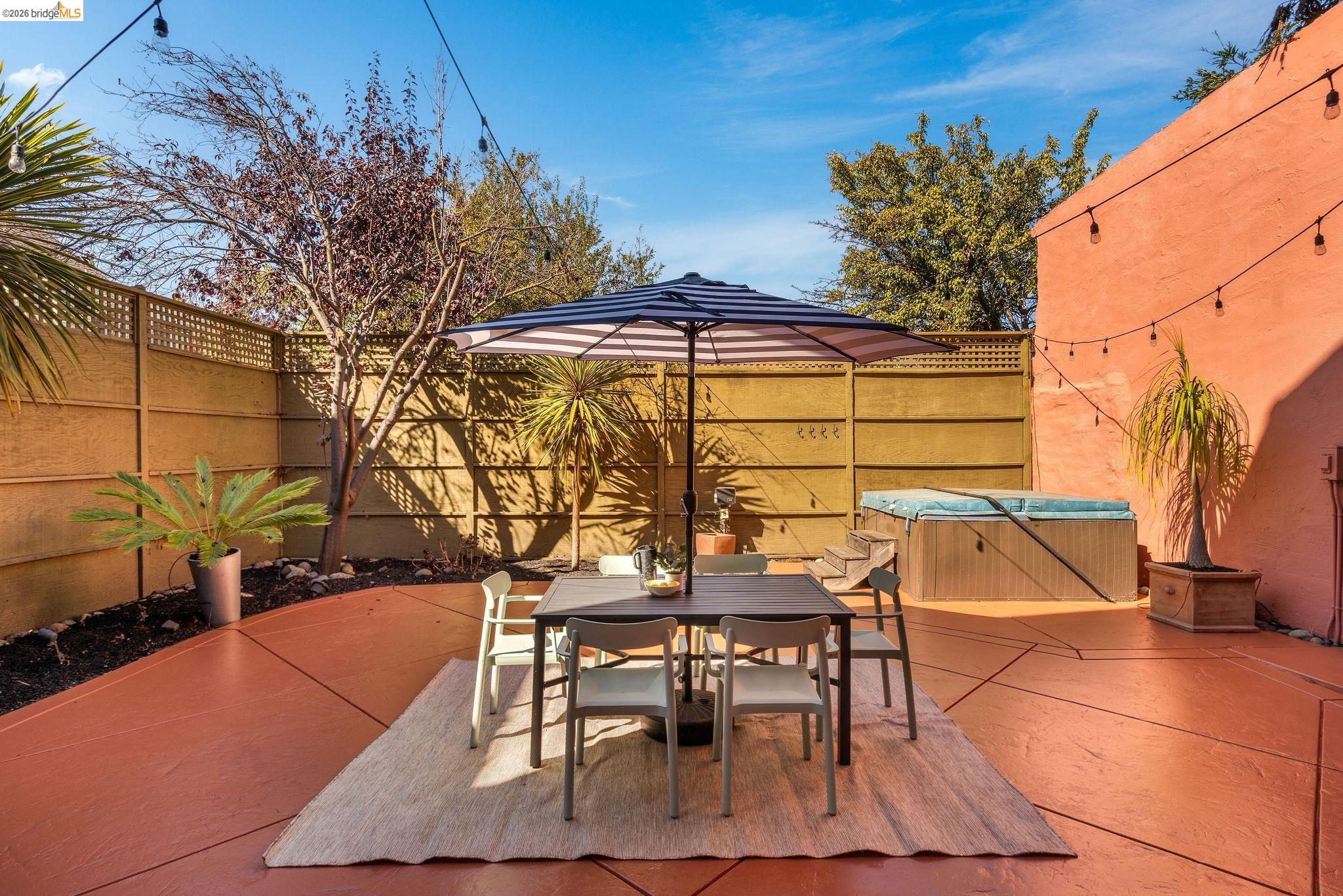 Detail Gallery Image 32 of 50 For 1526 32nd St, Oakland,  CA 94608 - 3 Beds | 2/1 Baths
