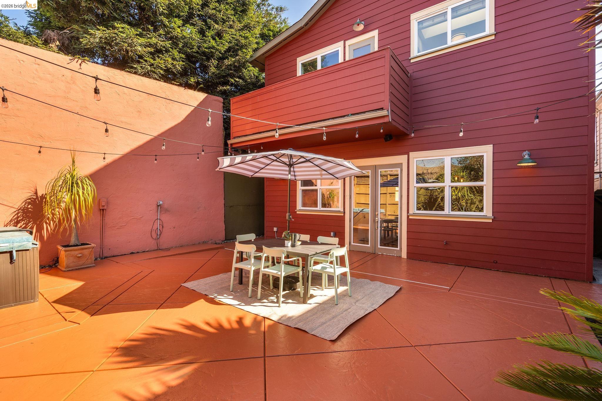 Detail Gallery Image 34 of 50 For 1526 32nd St, Oakland,  CA 94608 - 3 Beds | 2/1 Baths