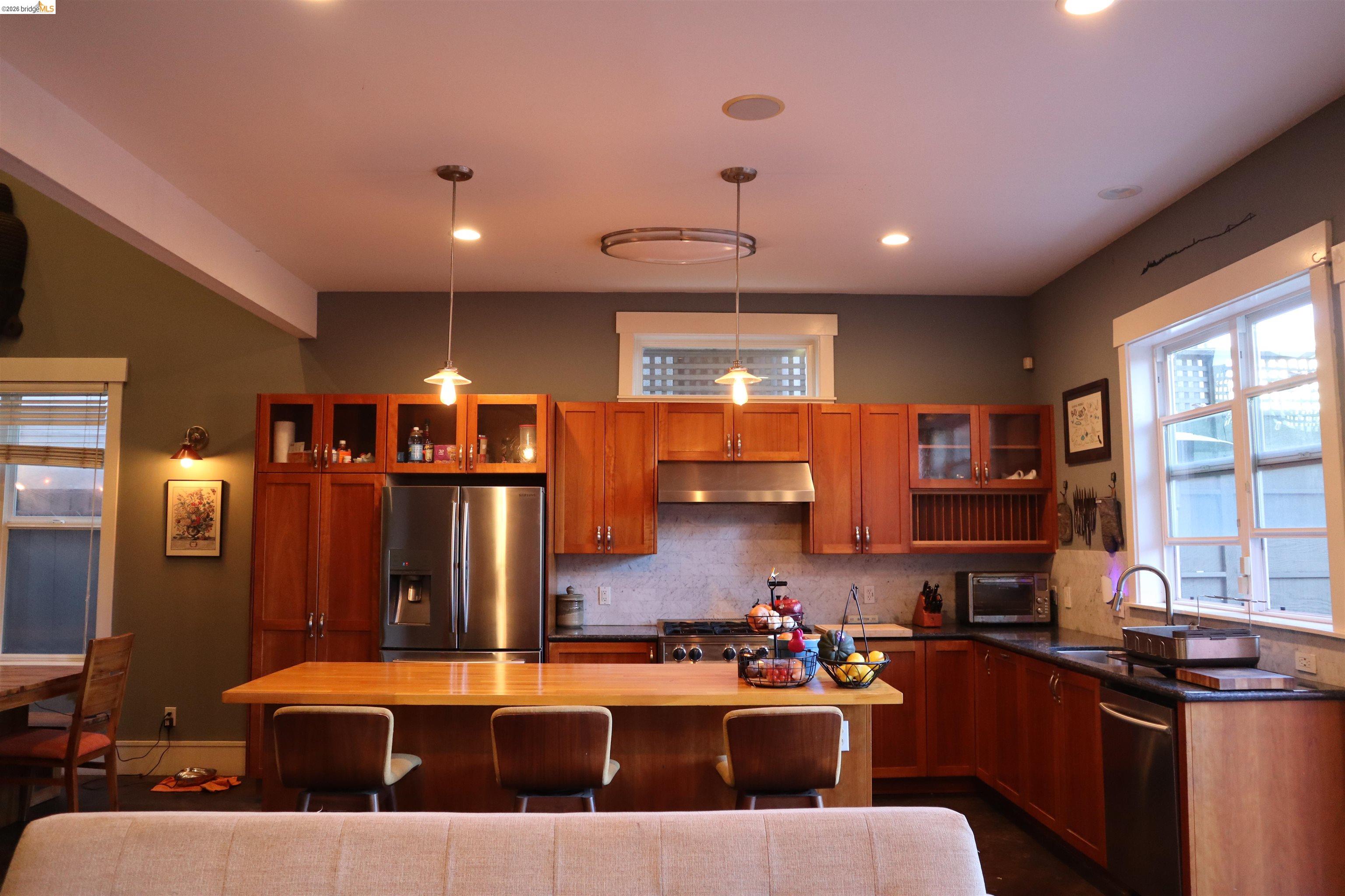 Detail Gallery Image 41 of 50 For 1526 32nd St, Oakland,  CA 94608 - 3 Beds | 2/1 Baths