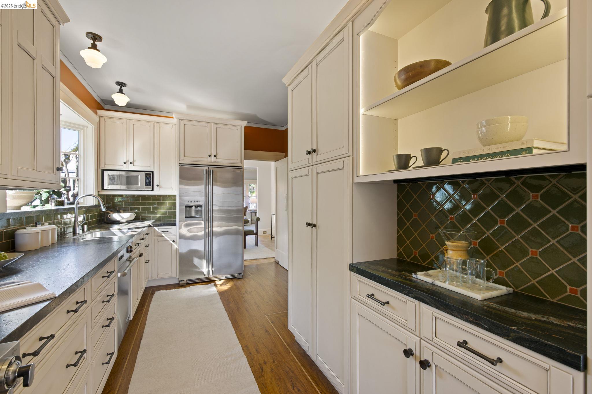 Detail Gallery Image 23 of 51 For 958 Alma Place, Oakland,  CA 94610 - 4 Beds | 2 Baths