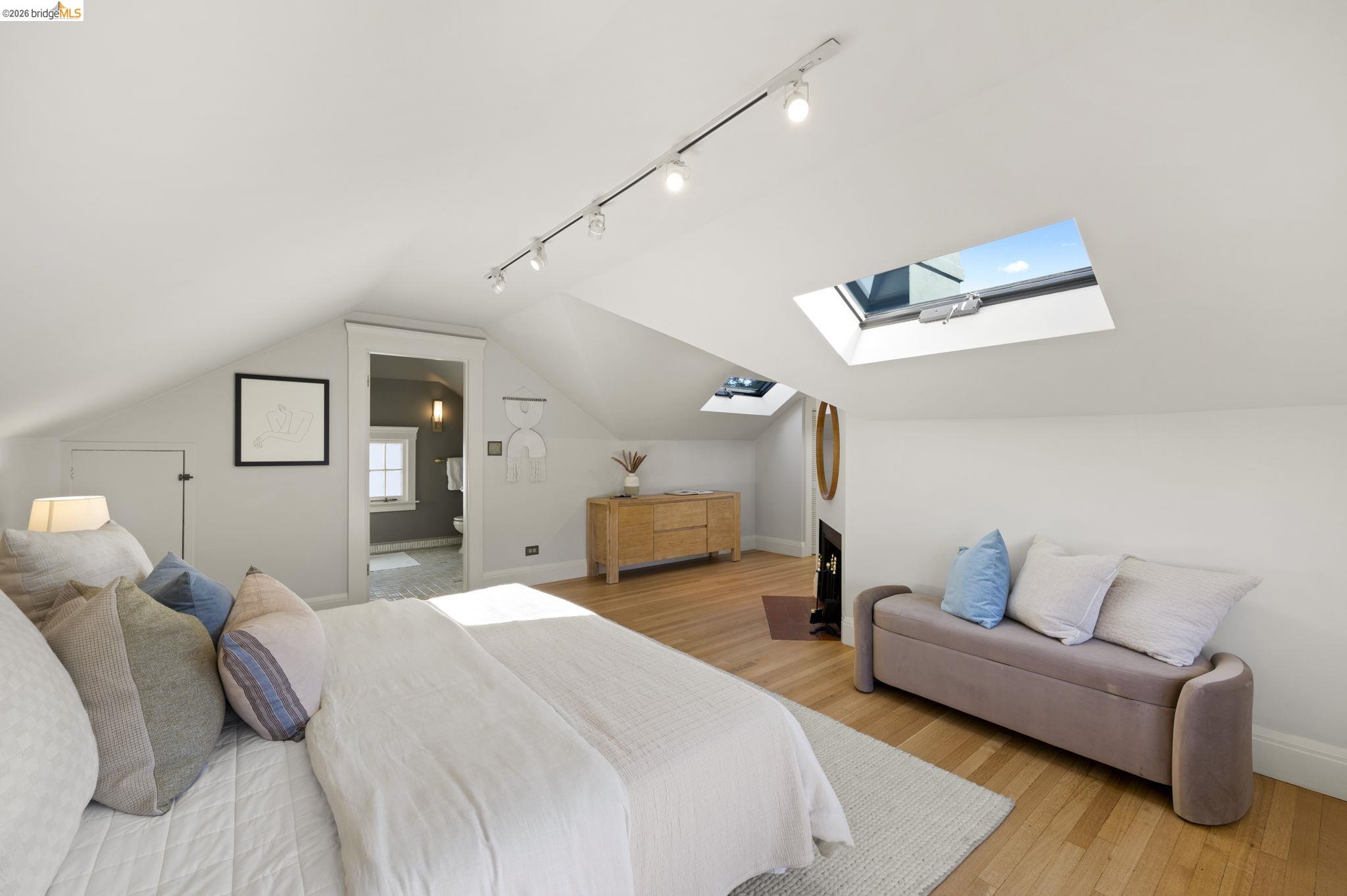 Detail Gallery Image 27 of 51 For 958 Alma Place, Oakland,  CA 94610 - 4 Beds | 2 Baths