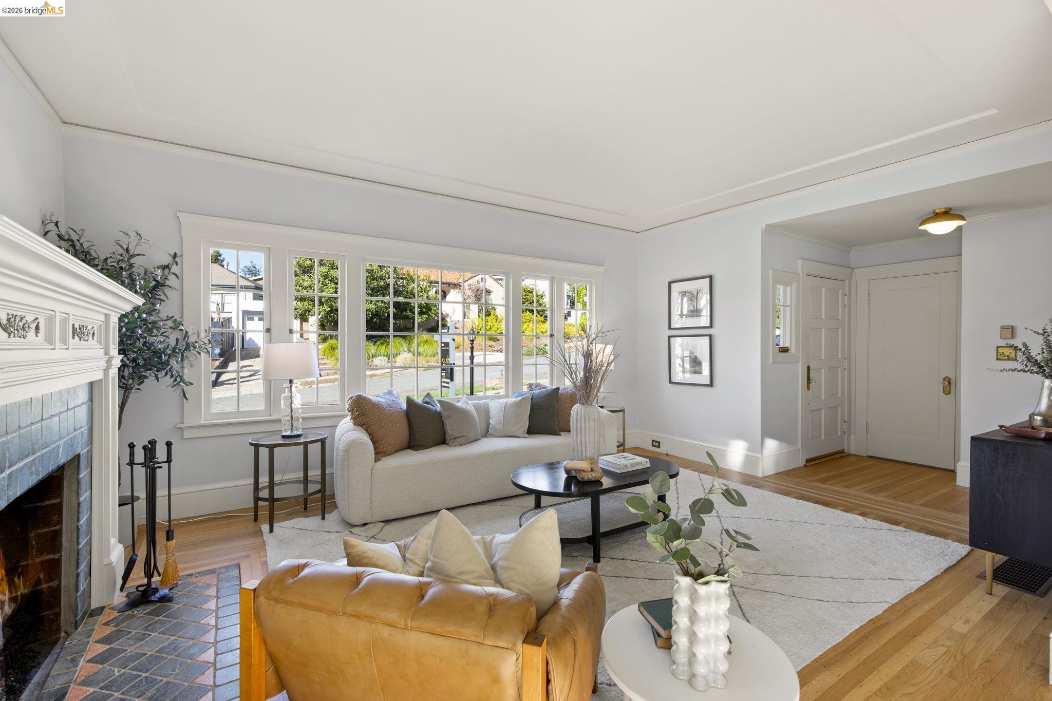 Detail Gallery Image 6 of 51 For 958 Alma Place, Oakland,  CA 94610 - 4 Beds | 2 Baths