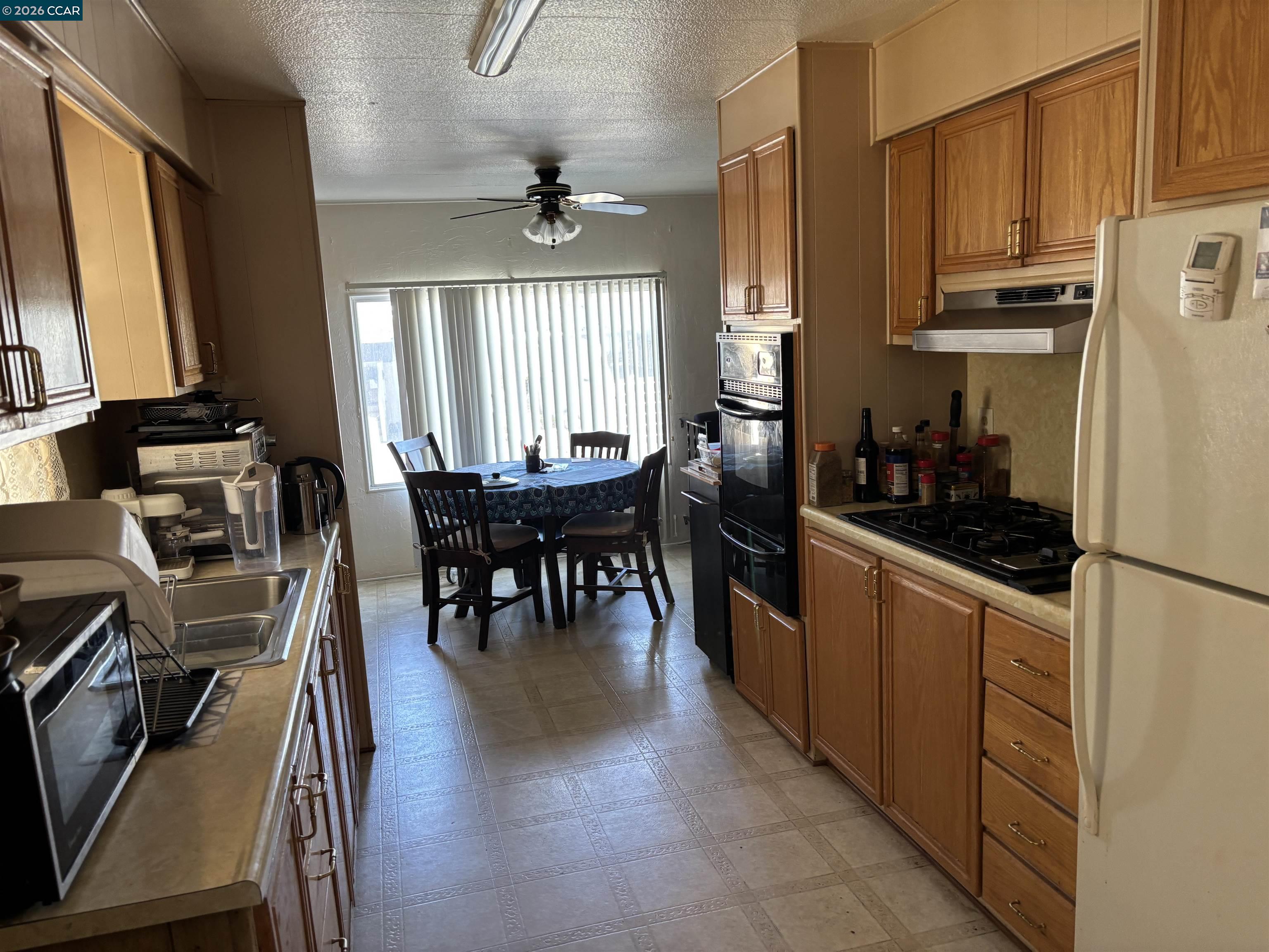 Detail Gallery Image 6 of 14 For 16401 San Pablo Ave #450,  San Pablo,  CA 94806 - 2 Beds | 2 Baths