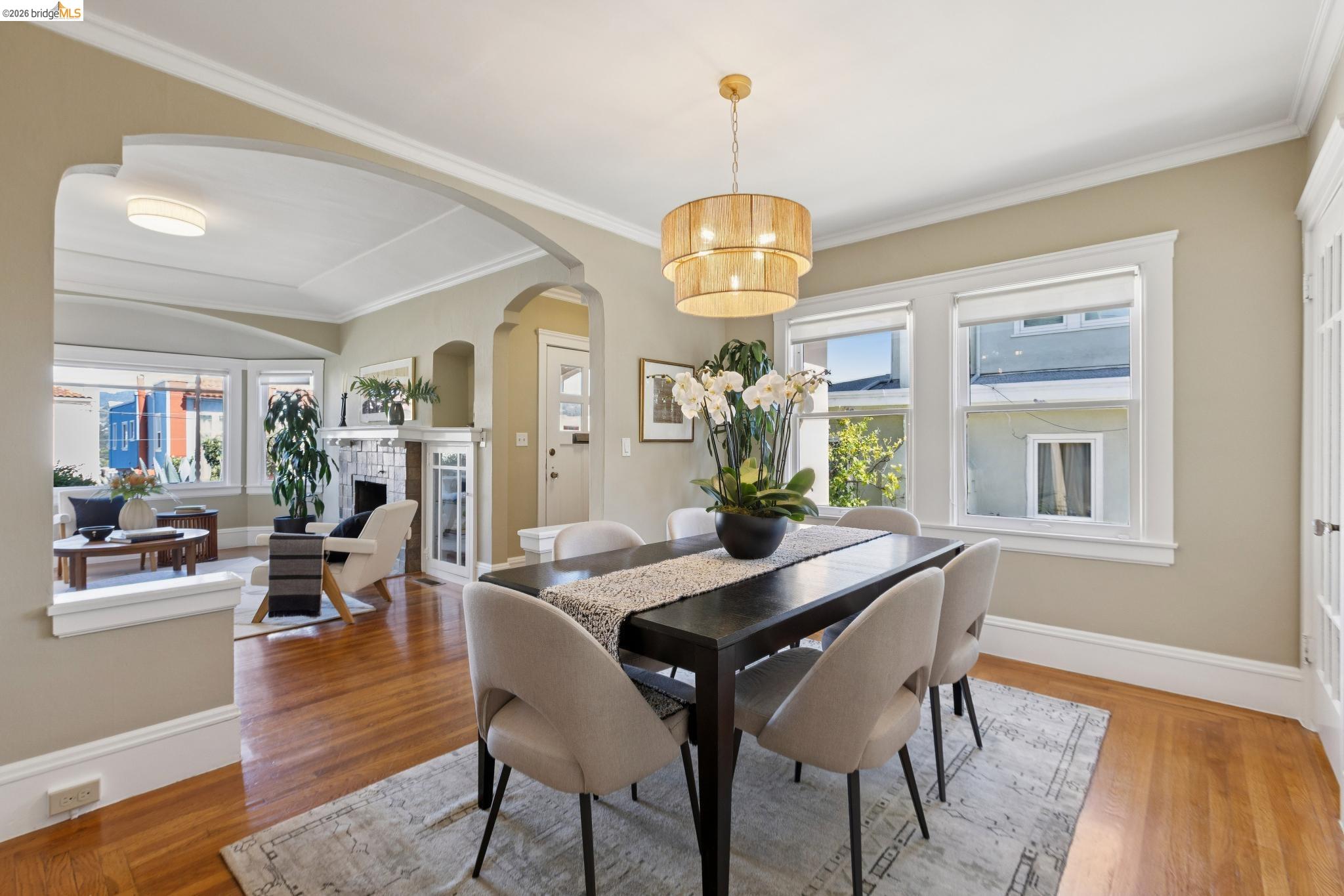 Detail Gallery Image 13 of 46 For 715 Hillgirt Cir, Oakland,  CA 94610 - 2 Beds | 1 Baths