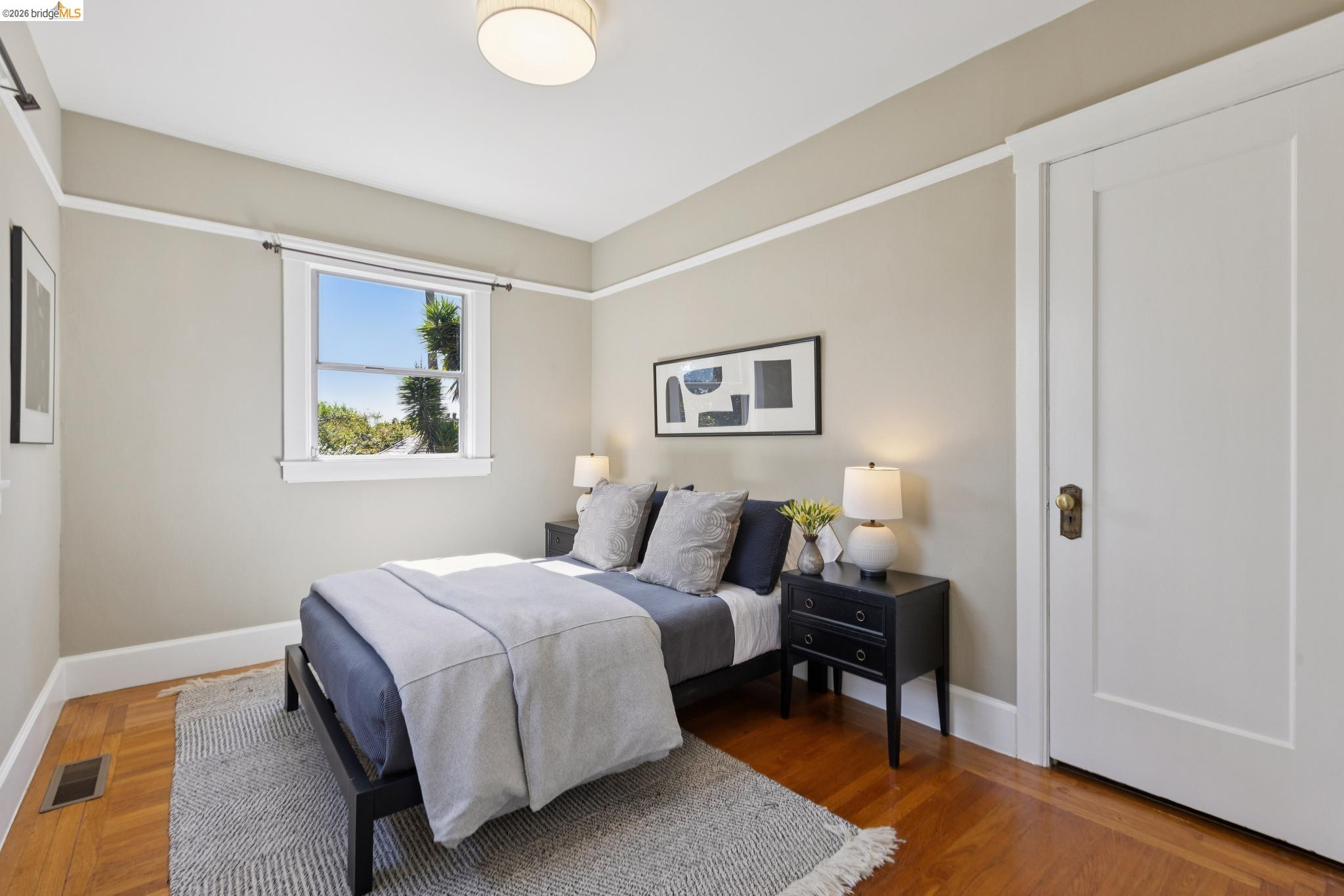 Detail Gallery Image 18 of 46 For 715 Hillgirt Cir, Oakland,  CA 94610 - 2 Beds | 1 Baths
